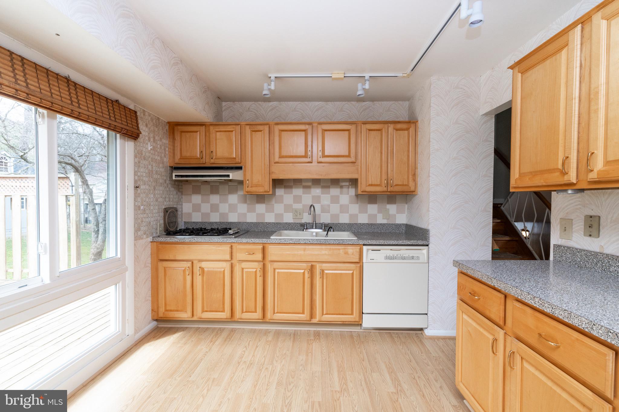 FAIRFAX VILLA - Residential