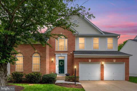 Photo of 13112 Bigleaf Maple Court, GAINESVILLE, VA 20155 (MLS # VAPW2118346)