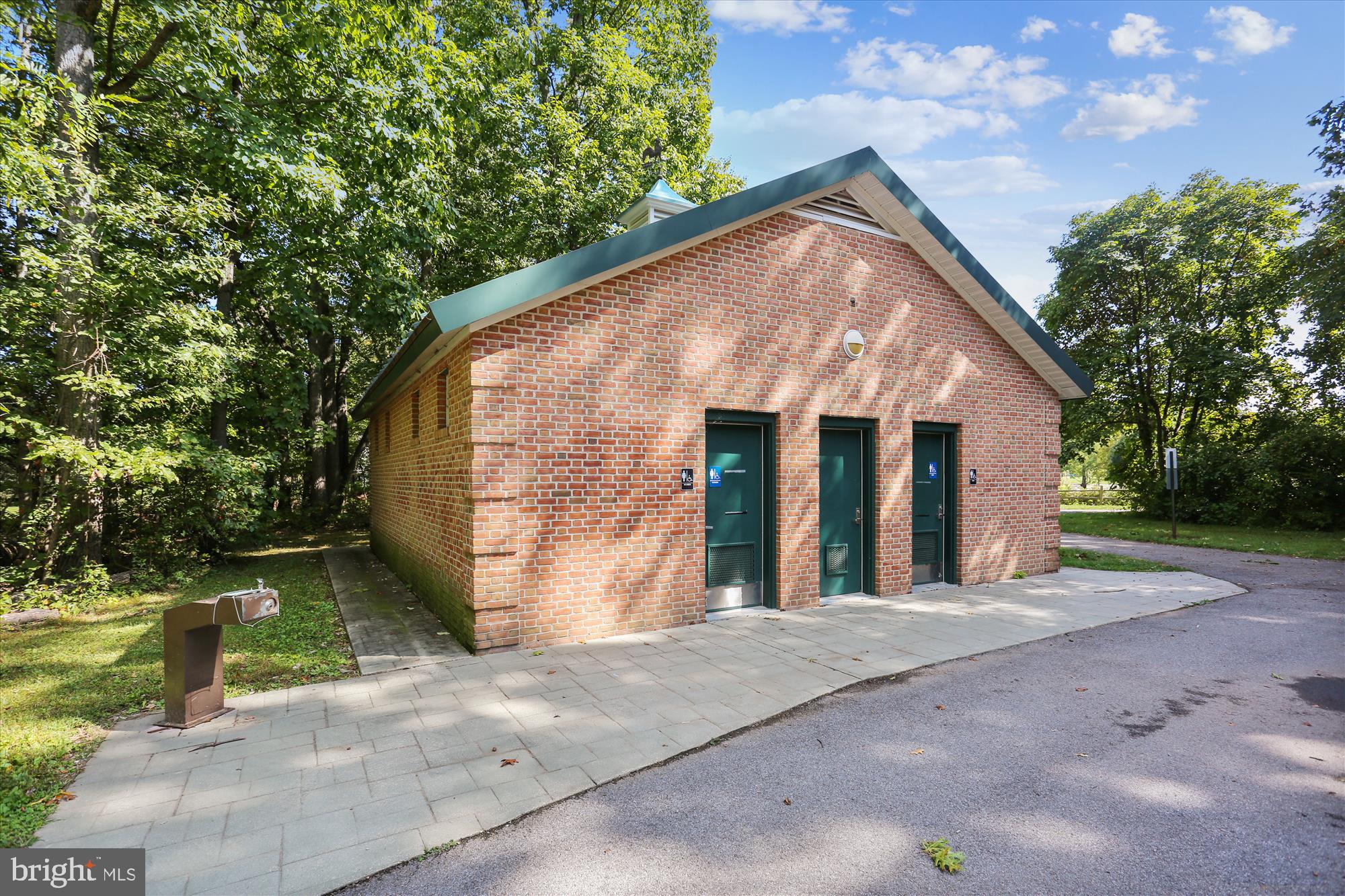 ASHMORE AT GERMANOWN COMMUNITY - Residential