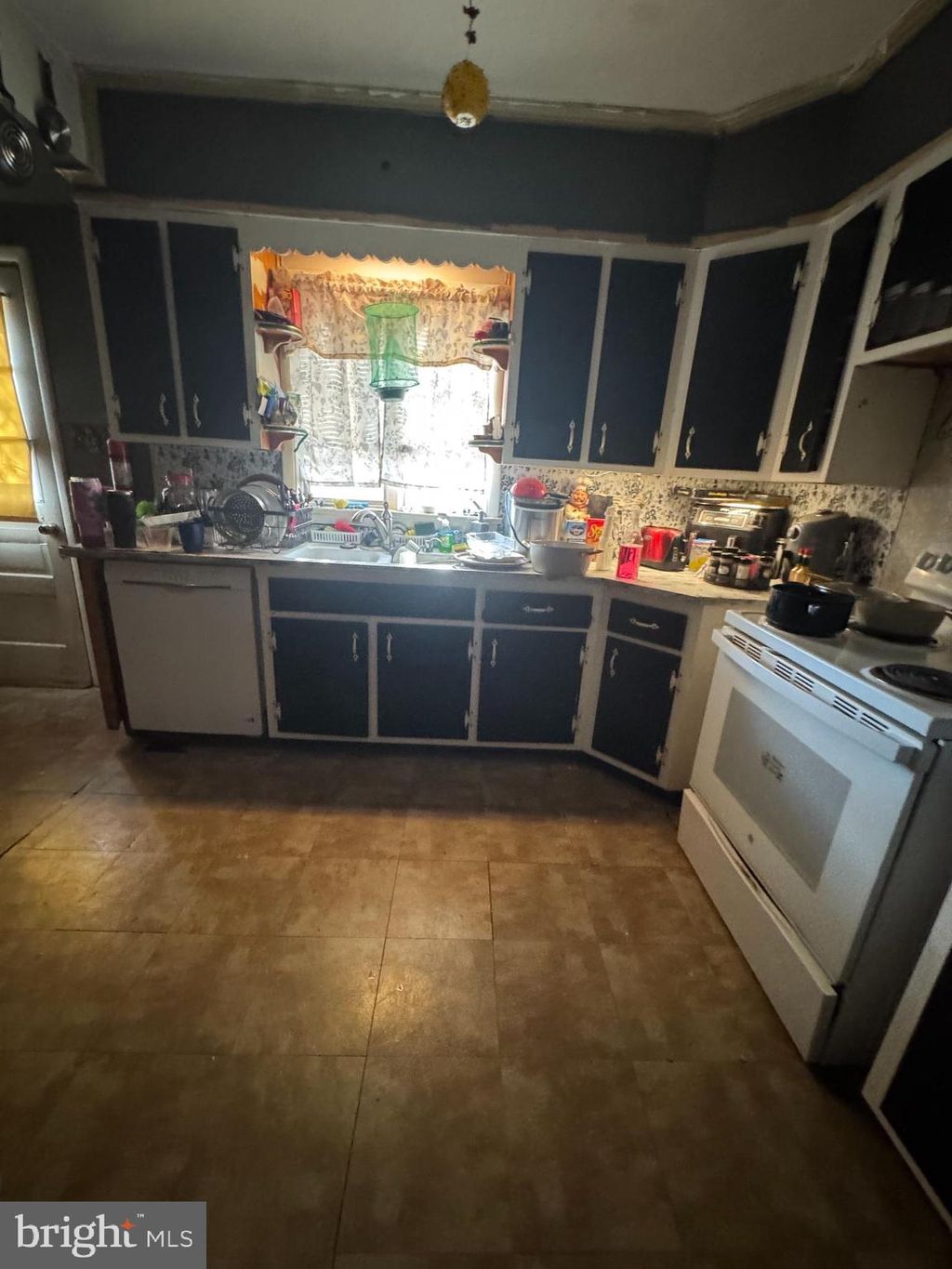 Photo of 804 Queen Street, POTTSTOWN, PA 19464 (MLS # PAMC2166120)