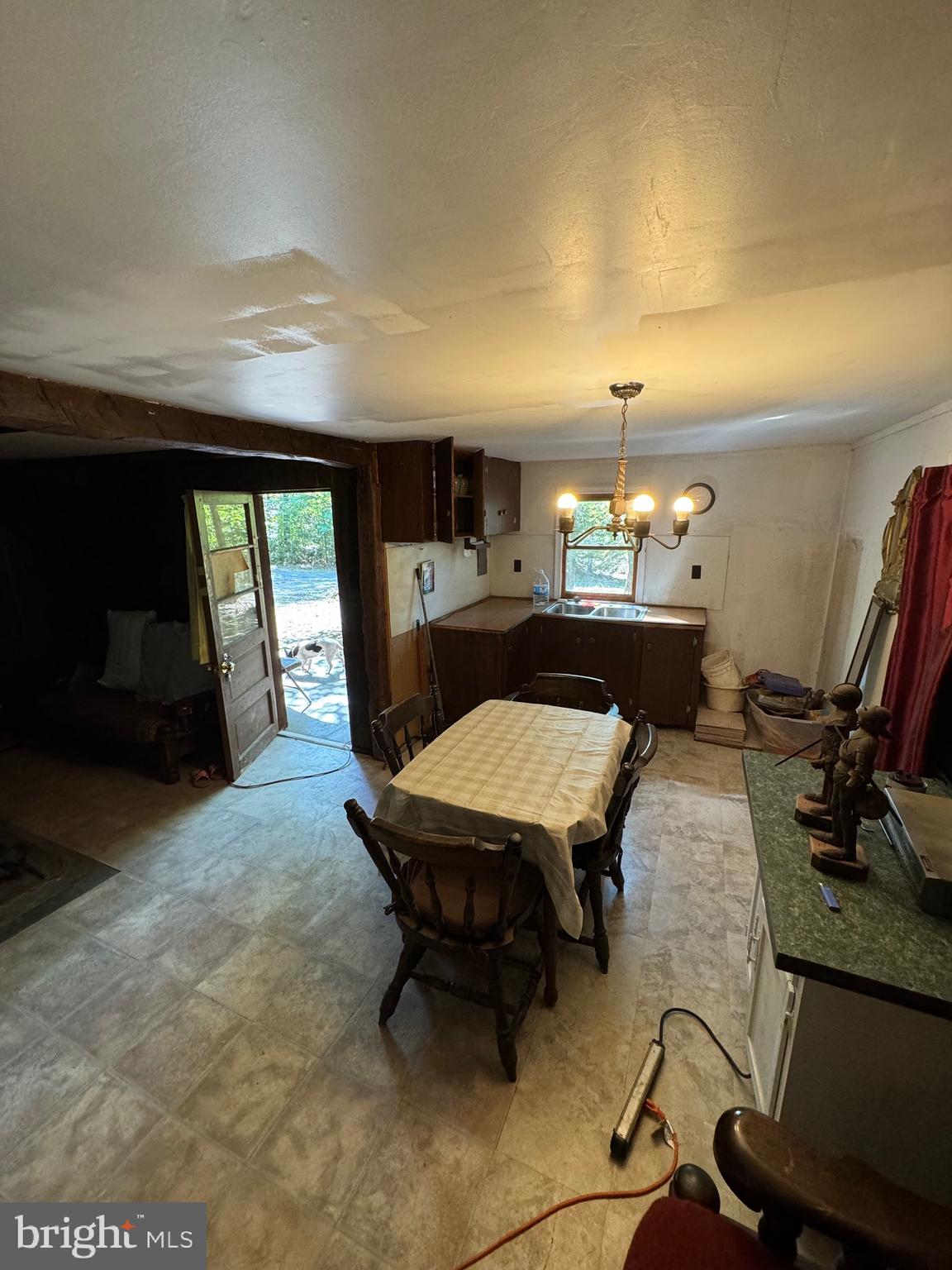 NO SUBDIVISION - Residential