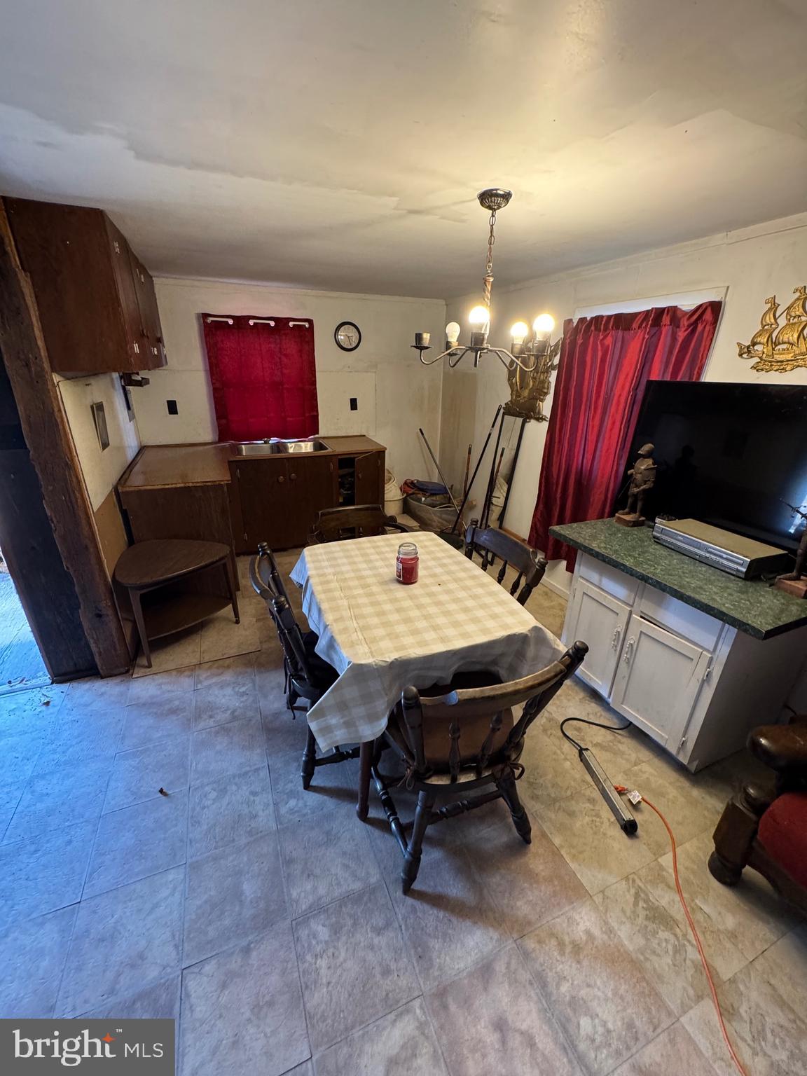 NO SUBDIVISION - Residential