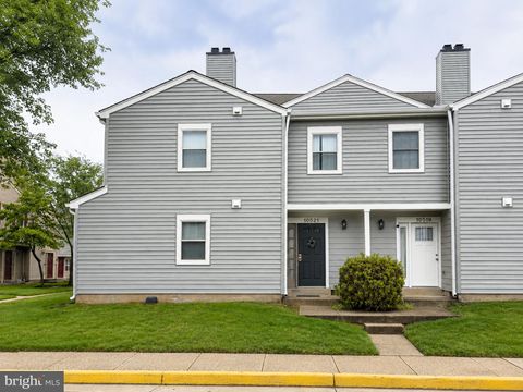 Photo of 10521 Stonington Lane, MANASSAS, VA 20109 (MLS # VAPW2121008)