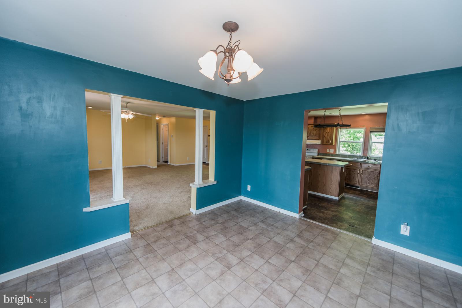 ROLLING HILLS - Residential