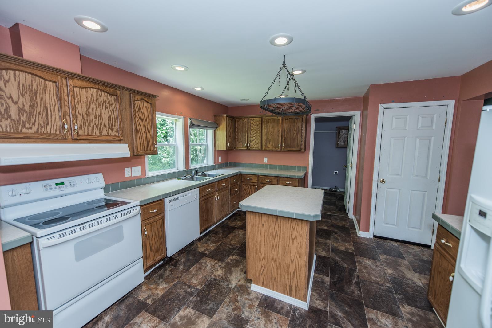 ROLLING HILLS - Residential