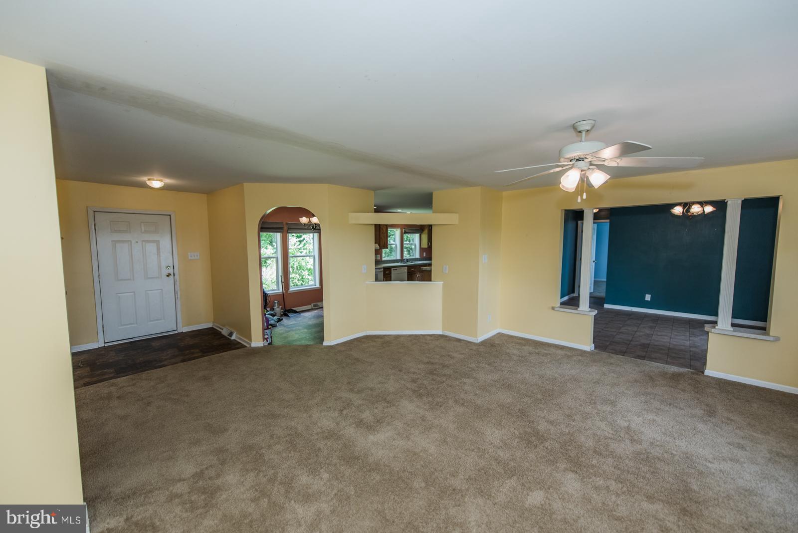 ROLLING HILLS - Residential