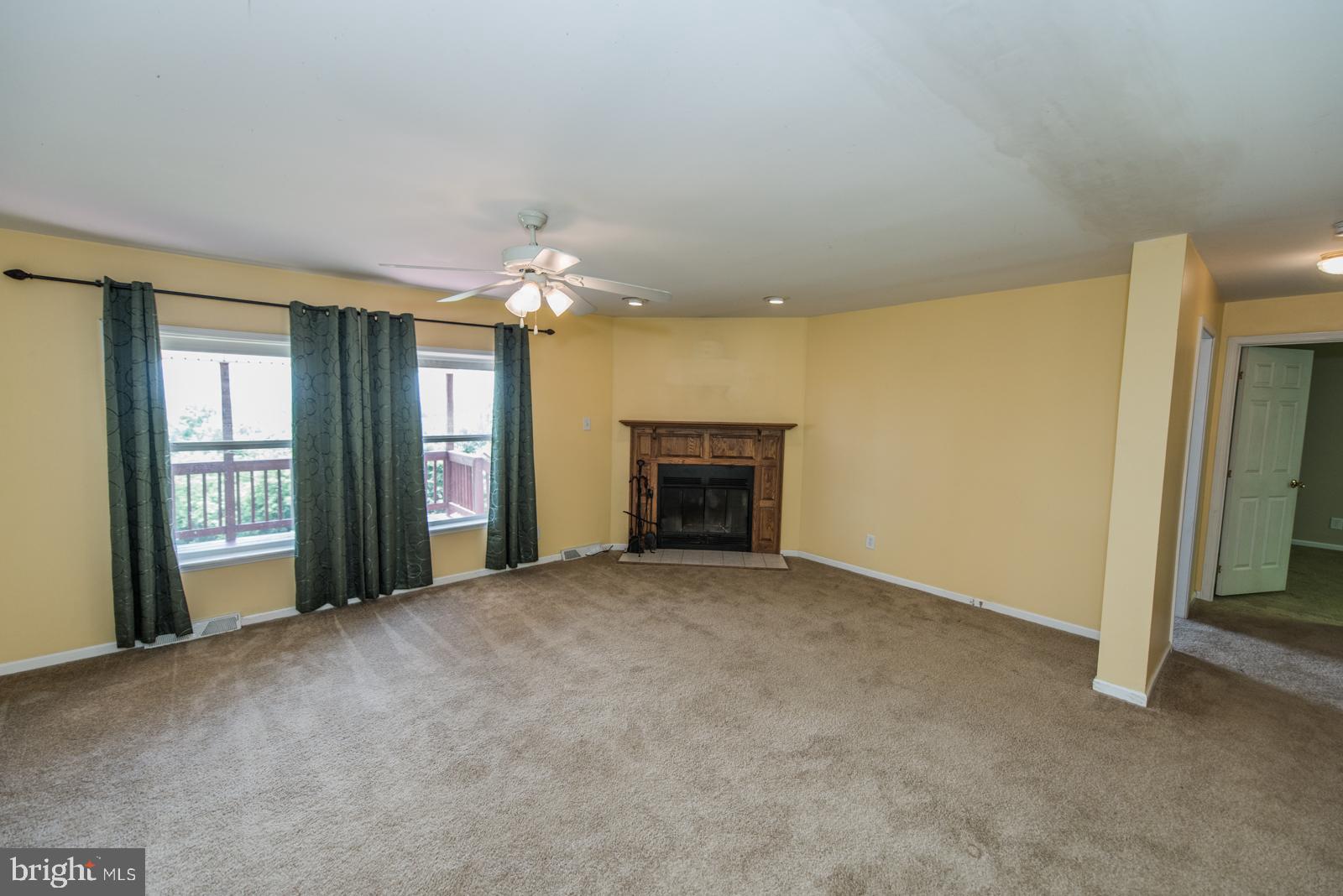 ROLLING HILLS - Residential