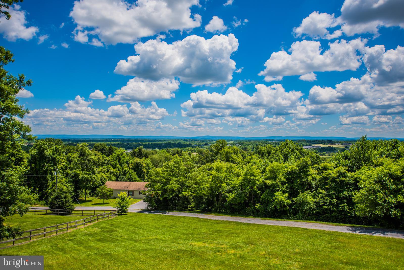 ROLLING HILLS - Residential