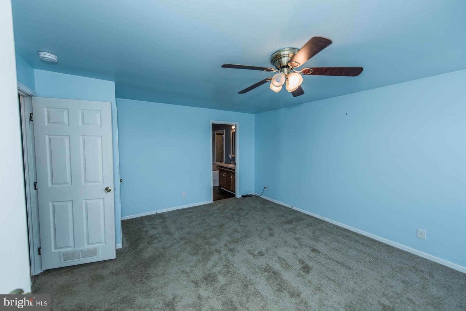 ROLLING HILLS - Residential