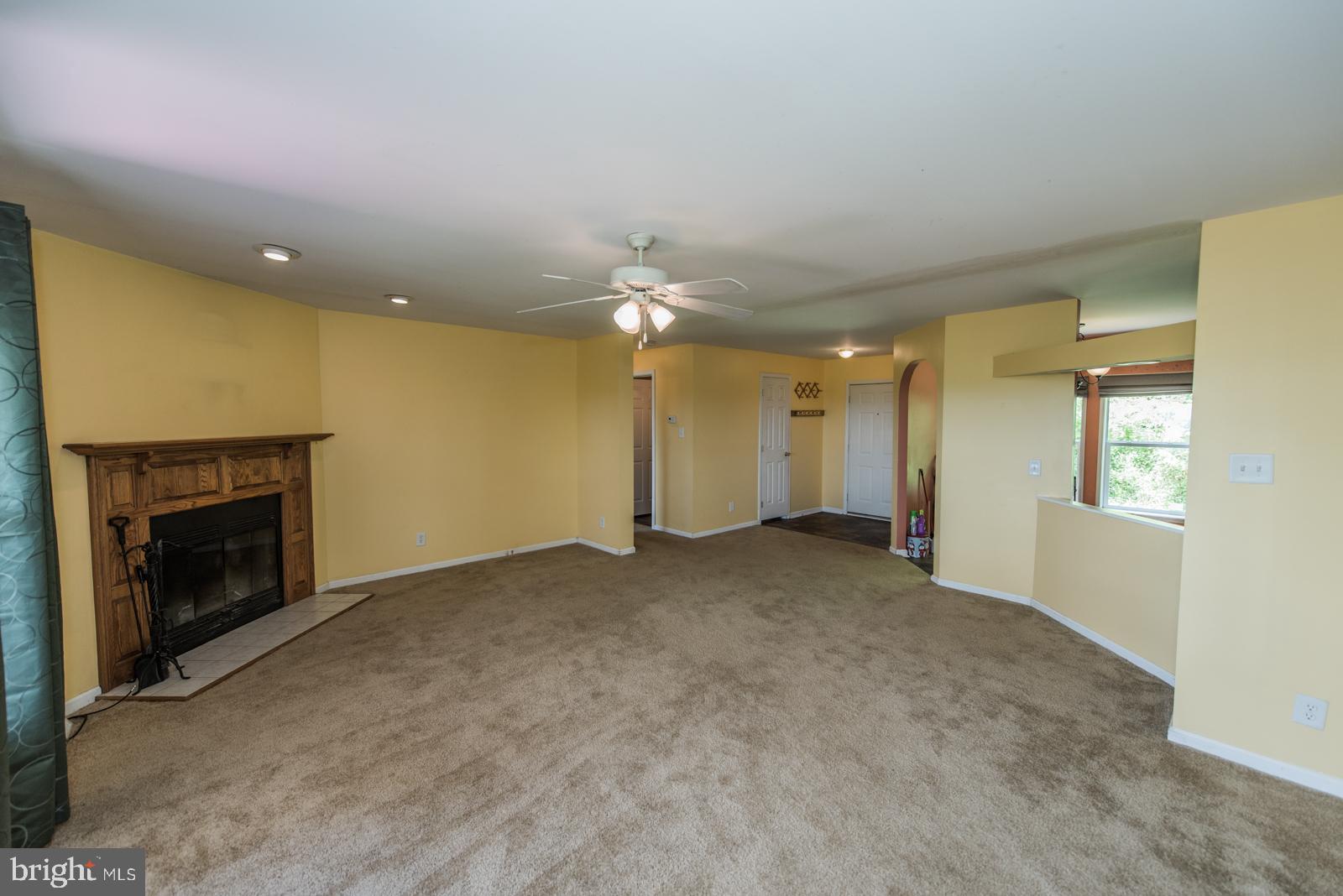 ROLLING HILLS - Residential