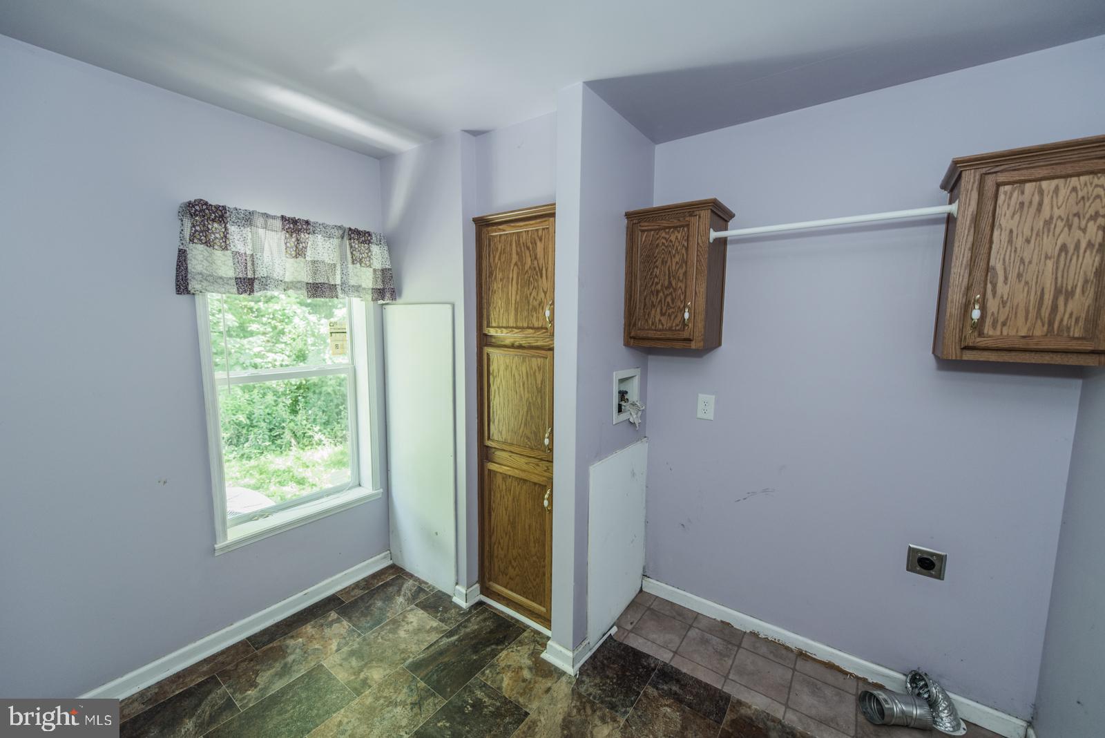 ROLLING HILLS - Residential