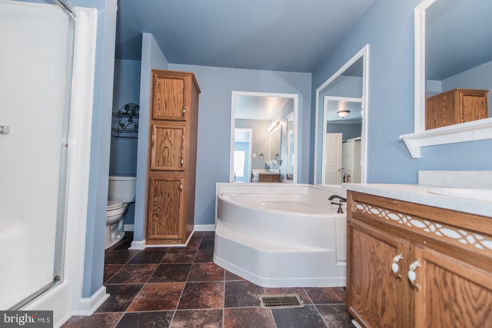 ROLLING HILLS - Residential