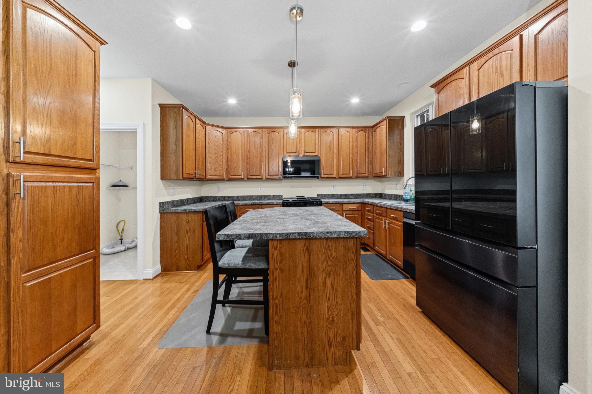 2203 RETREAT COURT