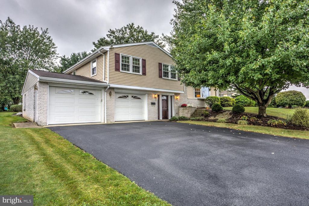 Photo of 328 E Conestoga Street, New Holland, PA 17557 (MLS # PALA2057814)