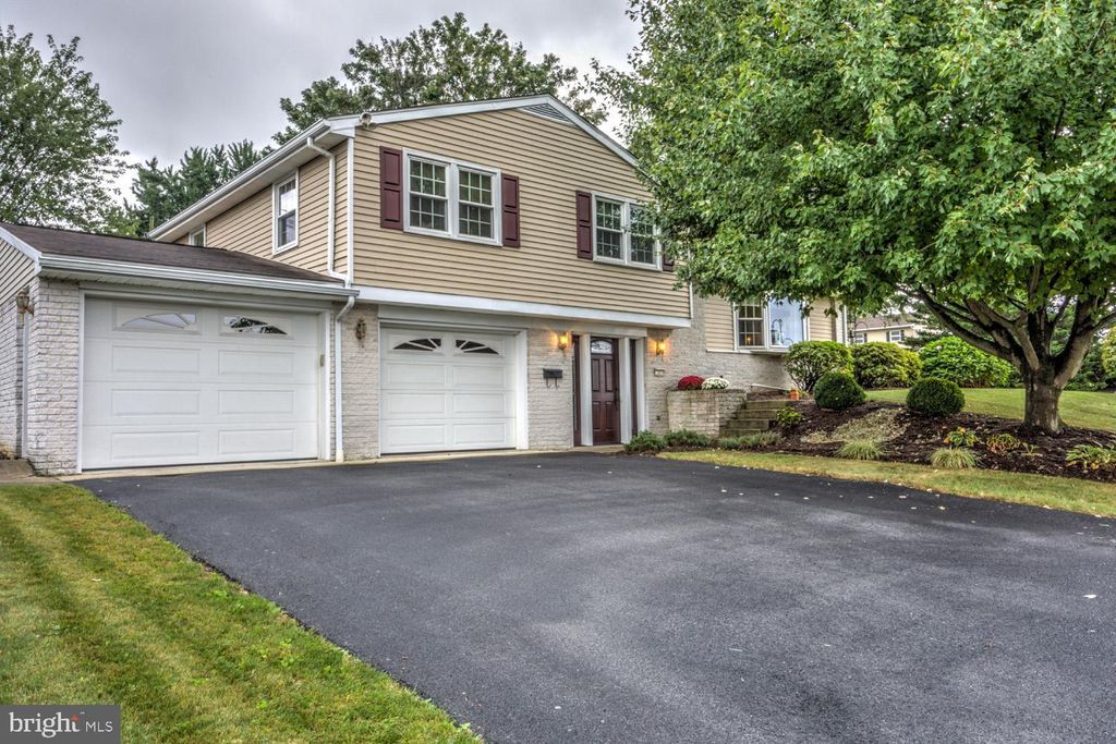 Photo of 328 E Conestoga Street, New Holland, PA 17557 (MLS # PALA2057814)