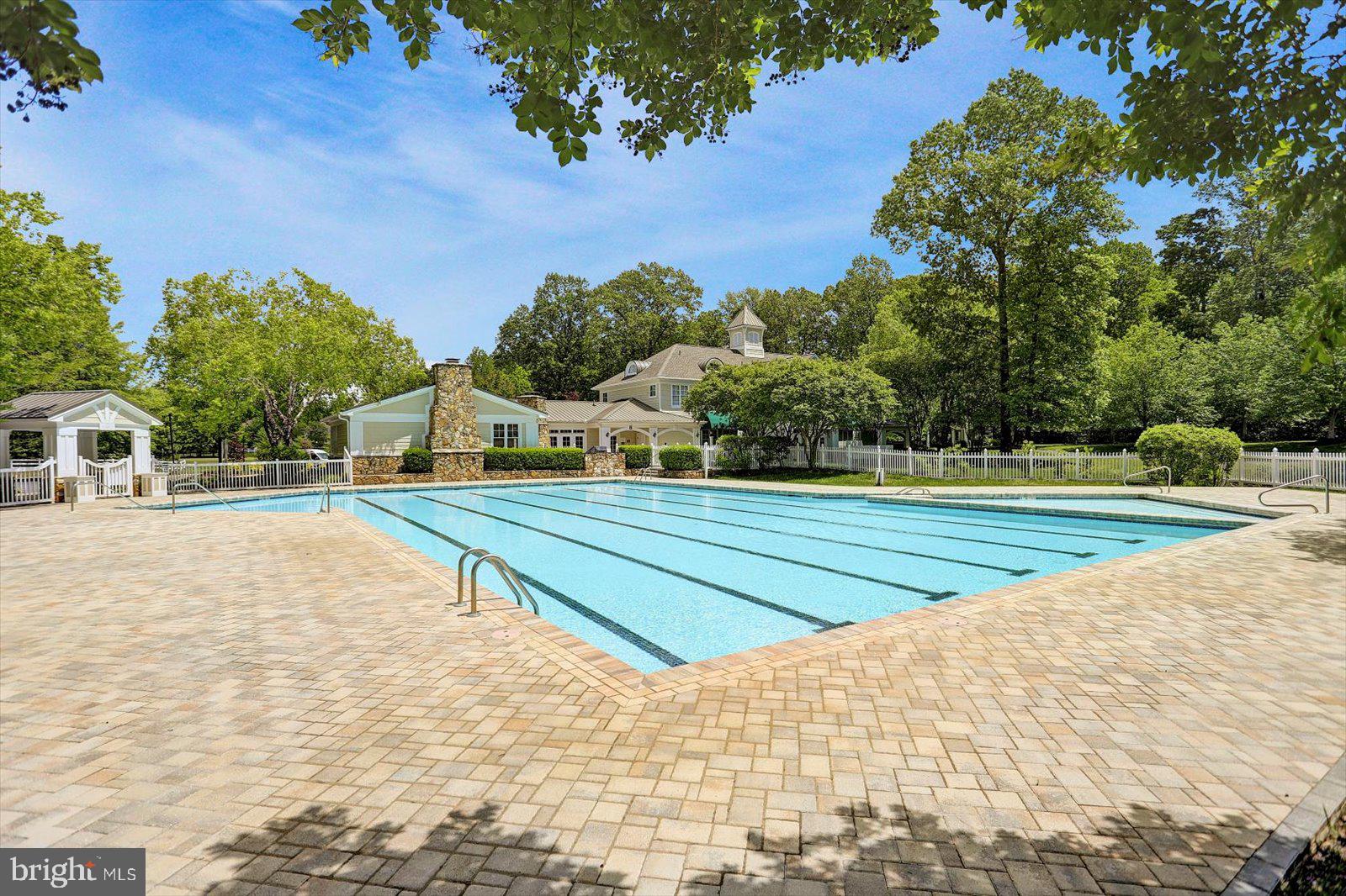 STONEHOUSE - Residential