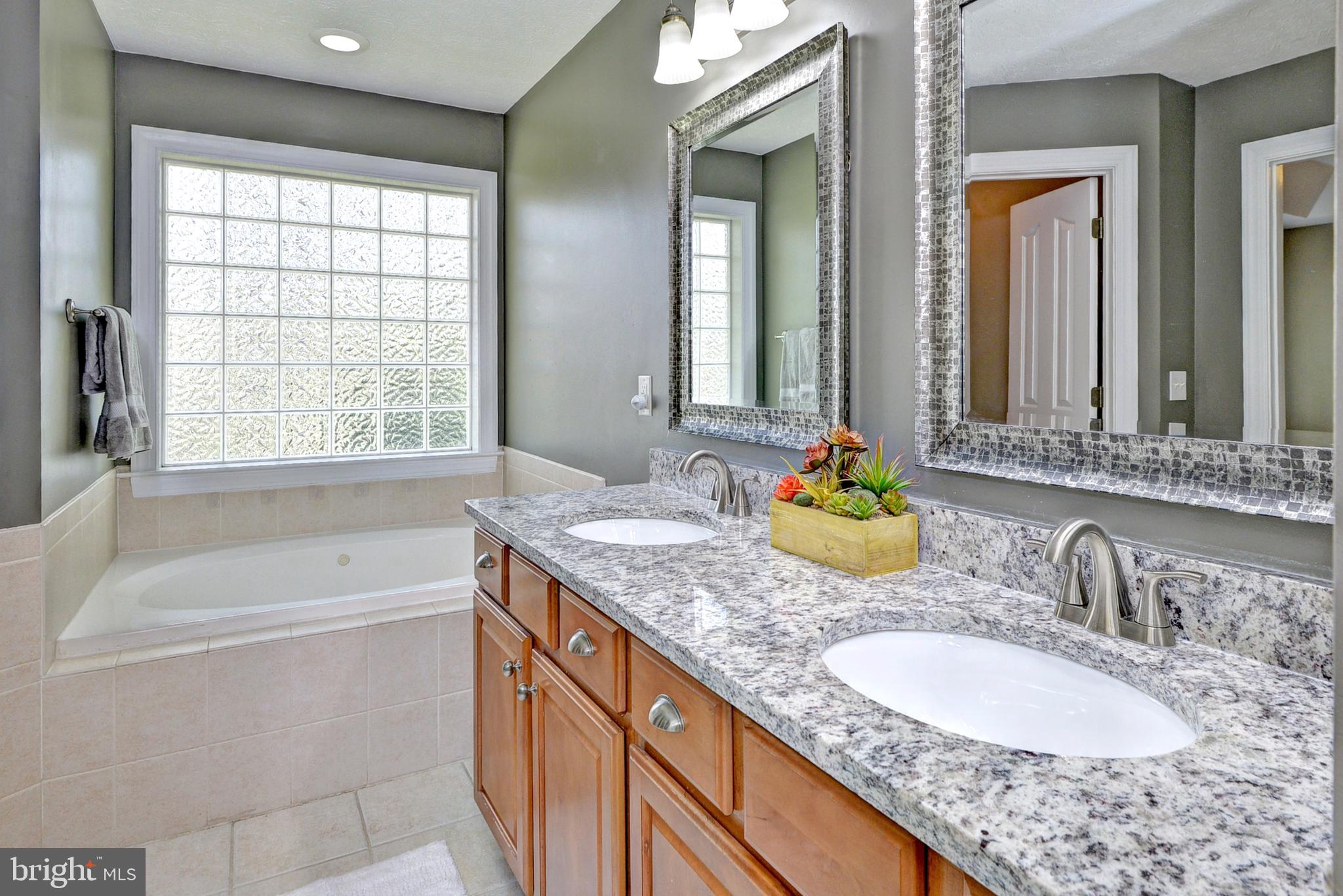 STONEHOUSE - Residential