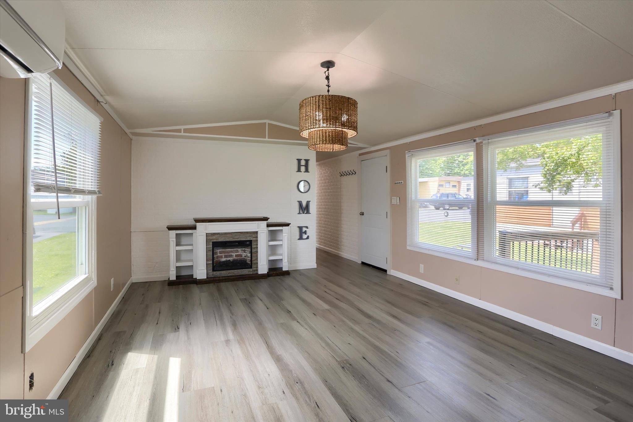 OAK KNOLL ESTATES - Residential