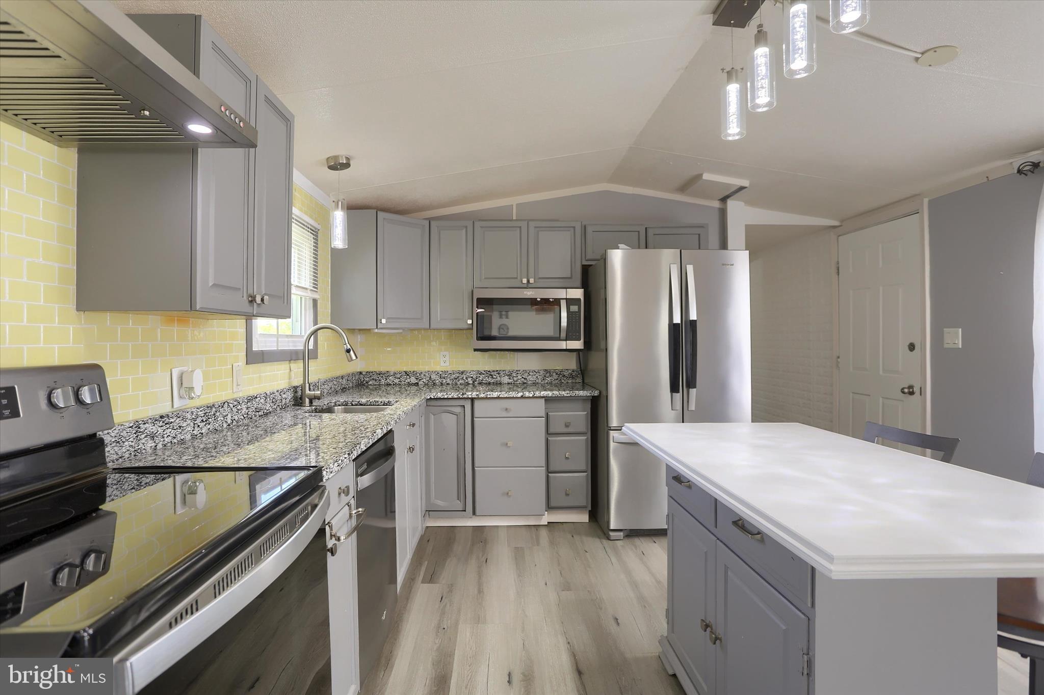 OAK KNOLL ESTATES - Residential