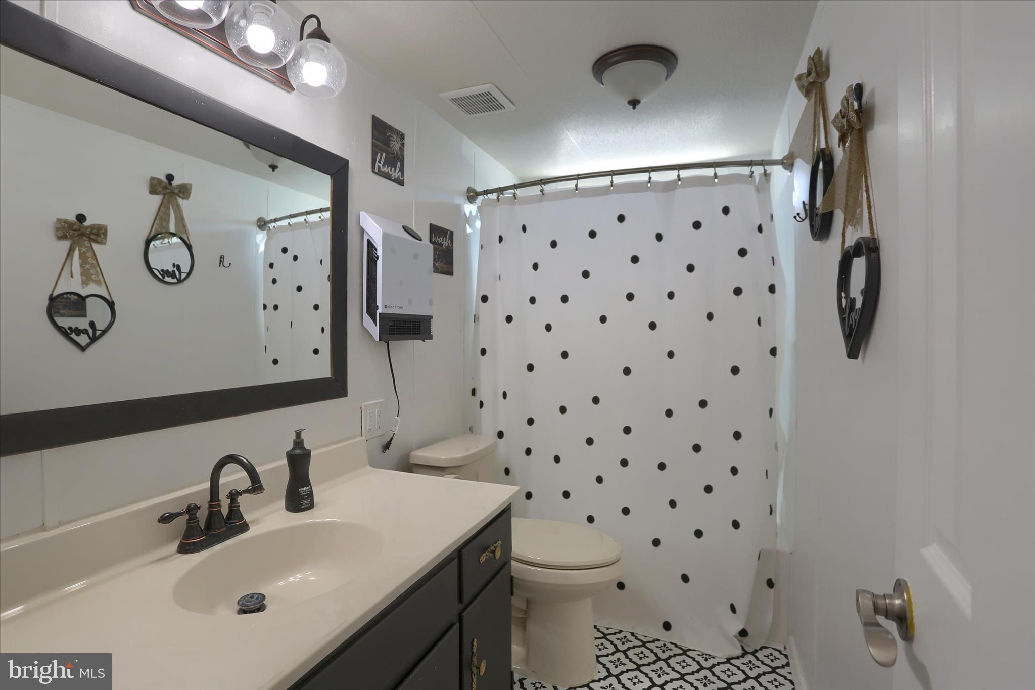 OAK KNOLL ESTATES - Residential