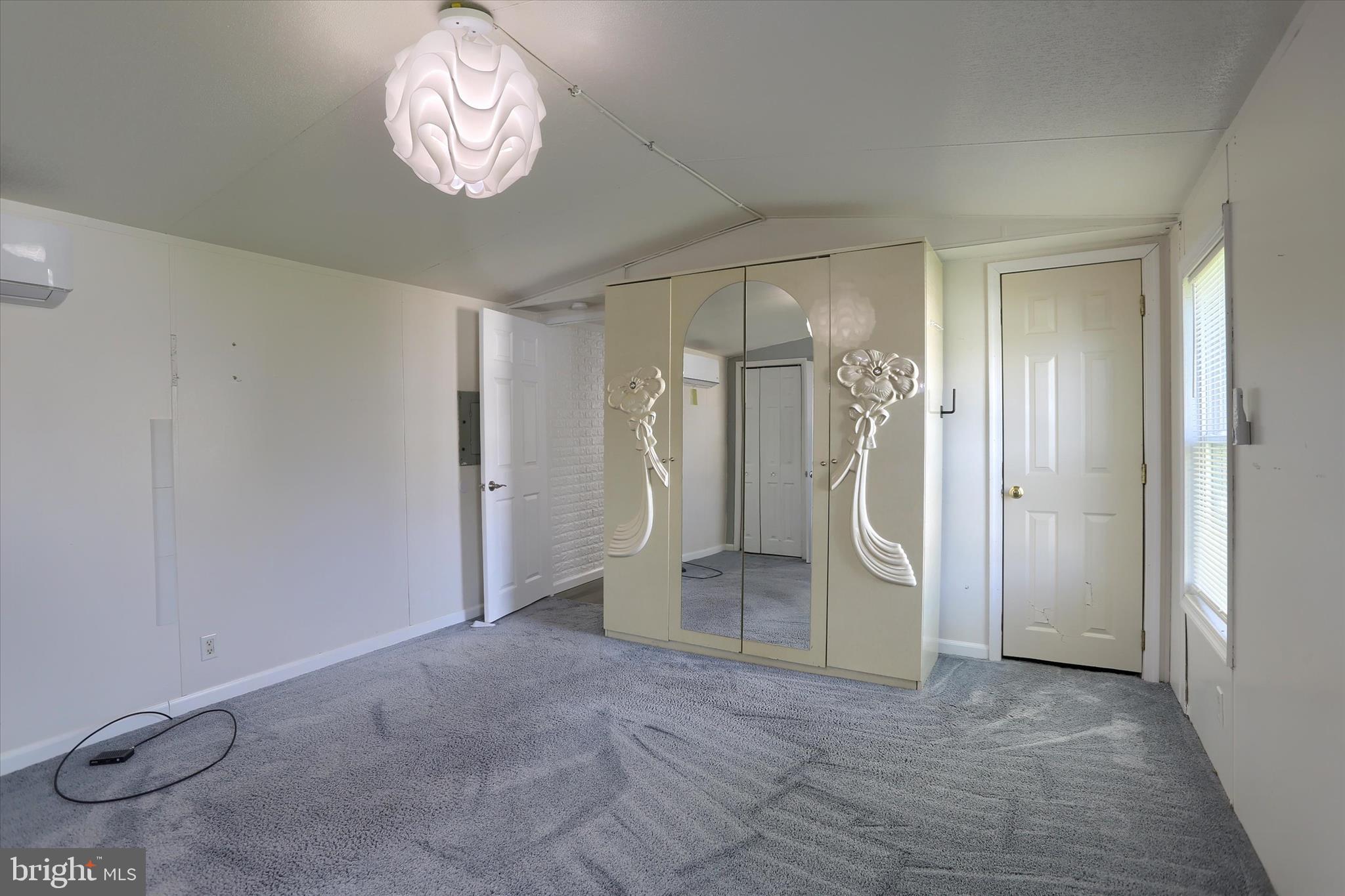 OAK KNOLL ESTATES - Residential