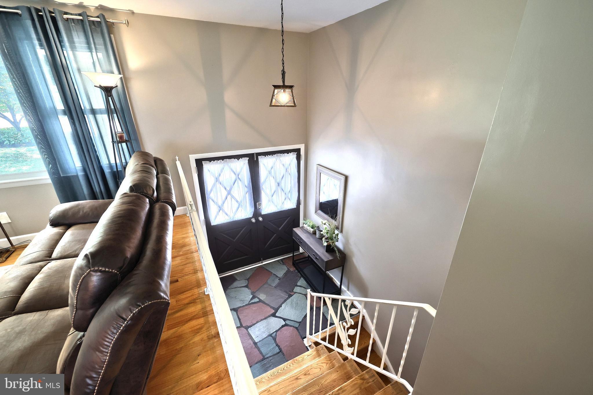 575 CORTLEIGH DRIVE