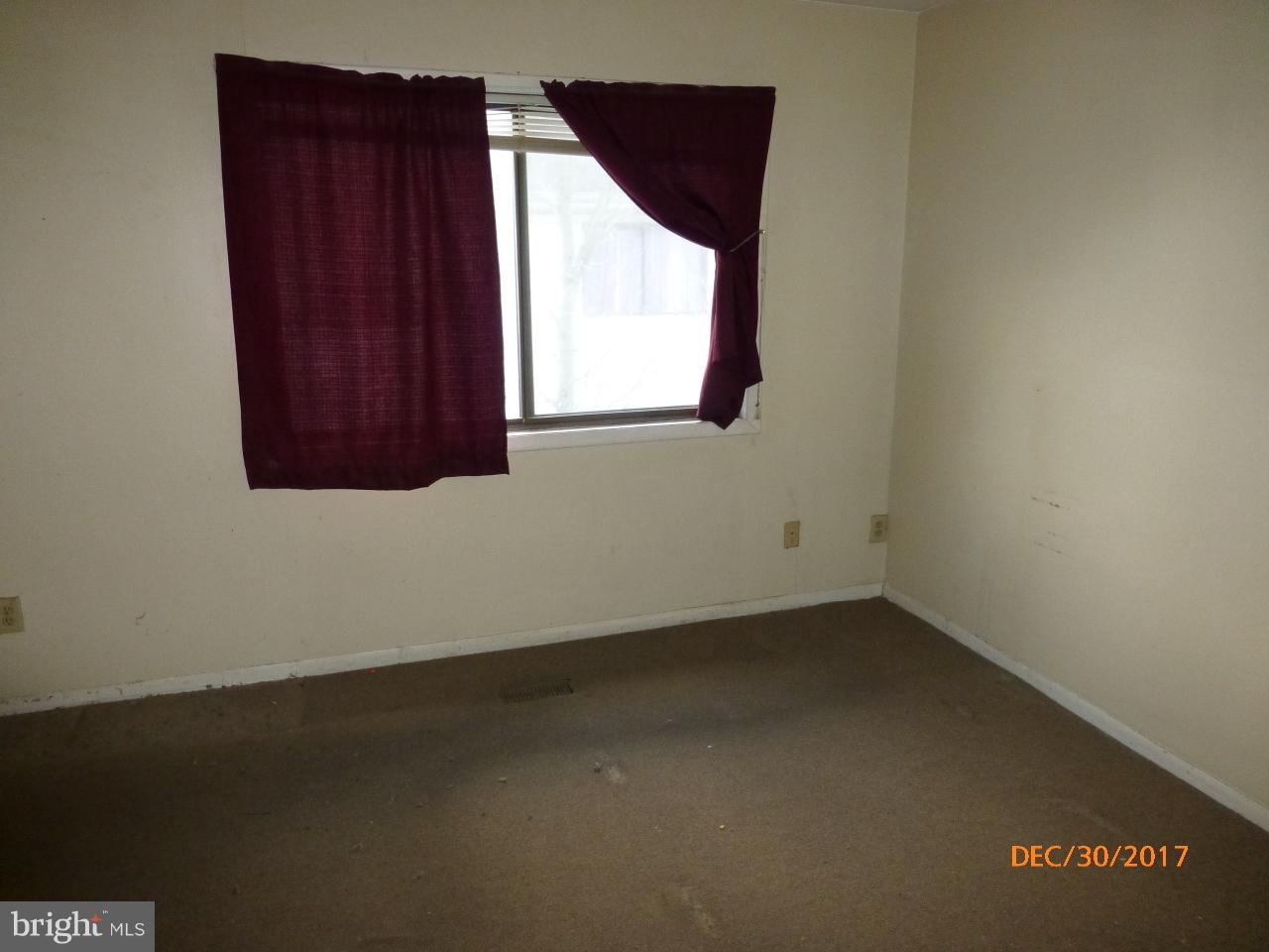 EDGEWATER VILLAGE - Residential