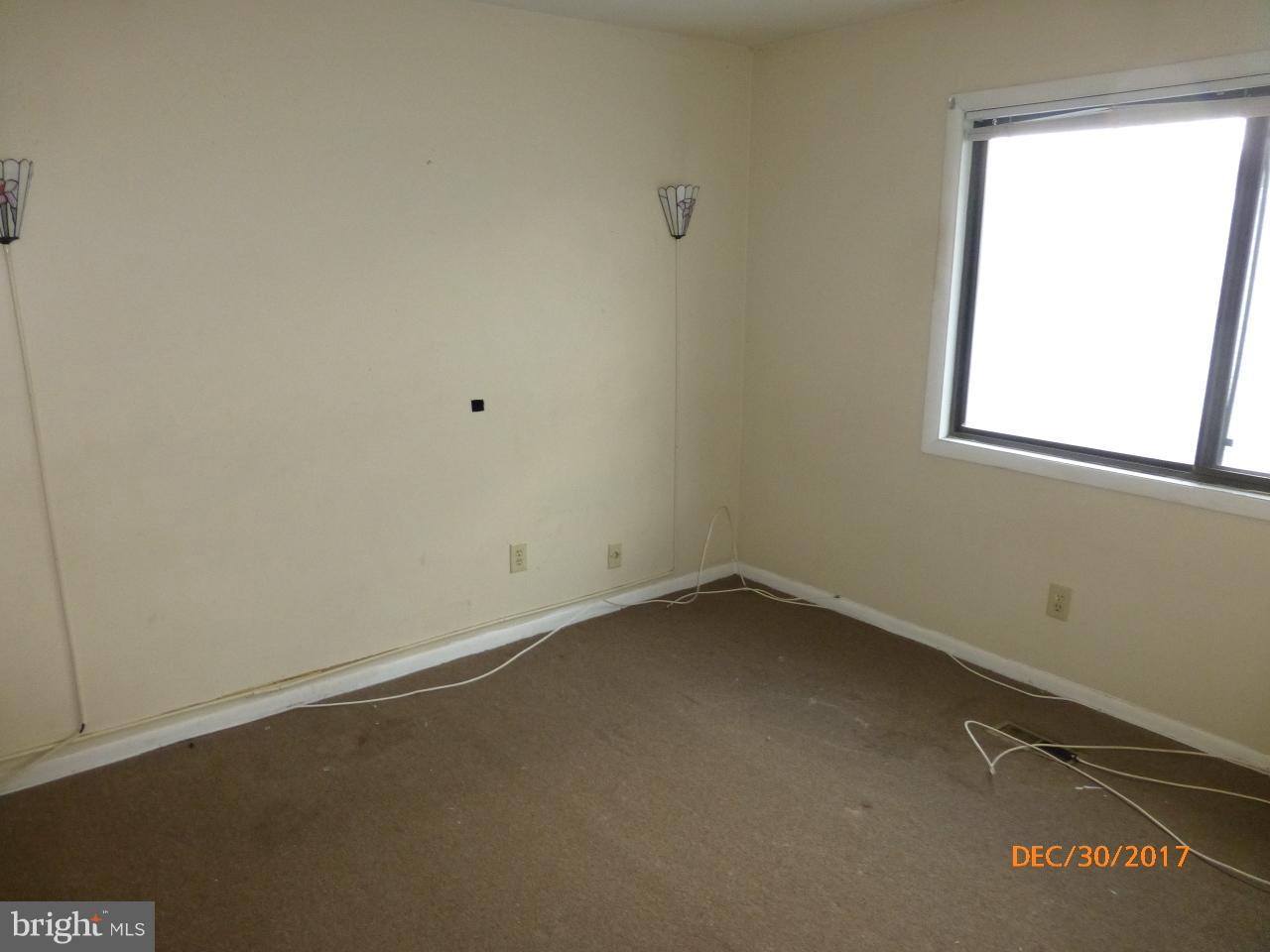 EDGEWATER VILLAGE - Residential