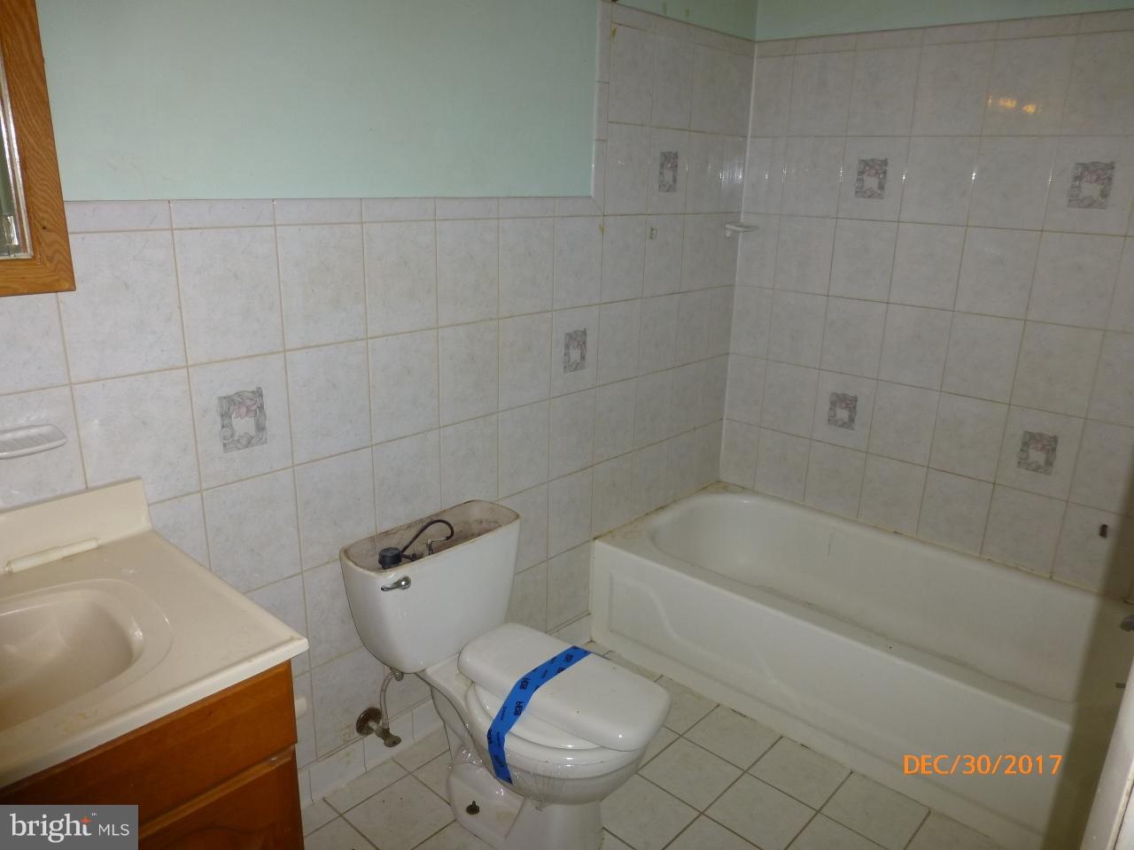 EDGEWATER VILLAGE - Residential