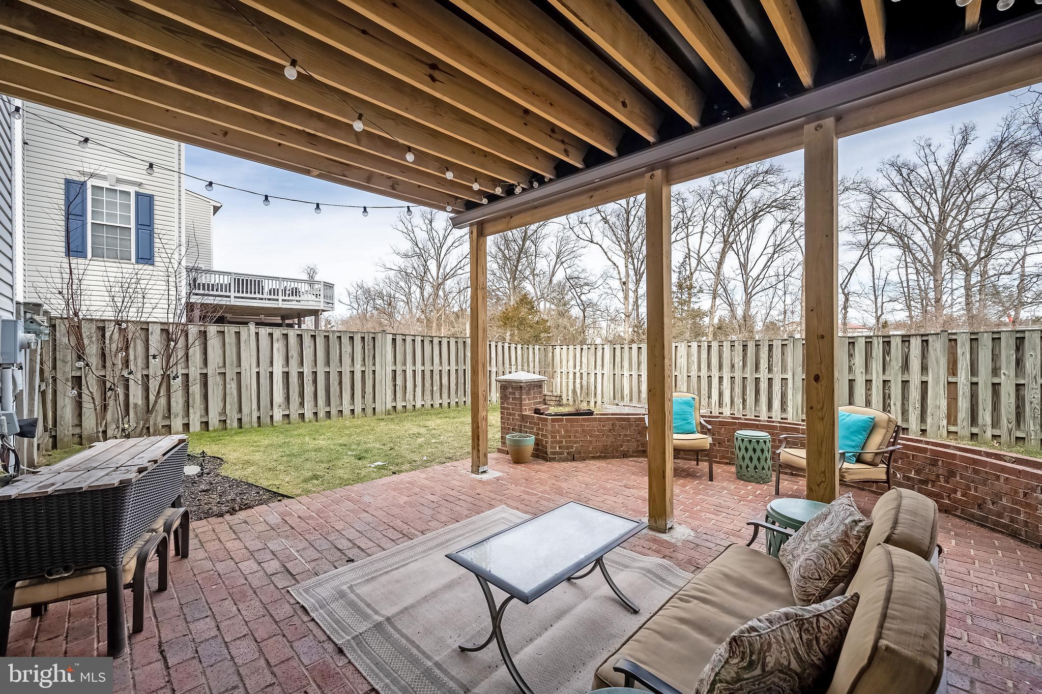 TALL OAKS - Residential