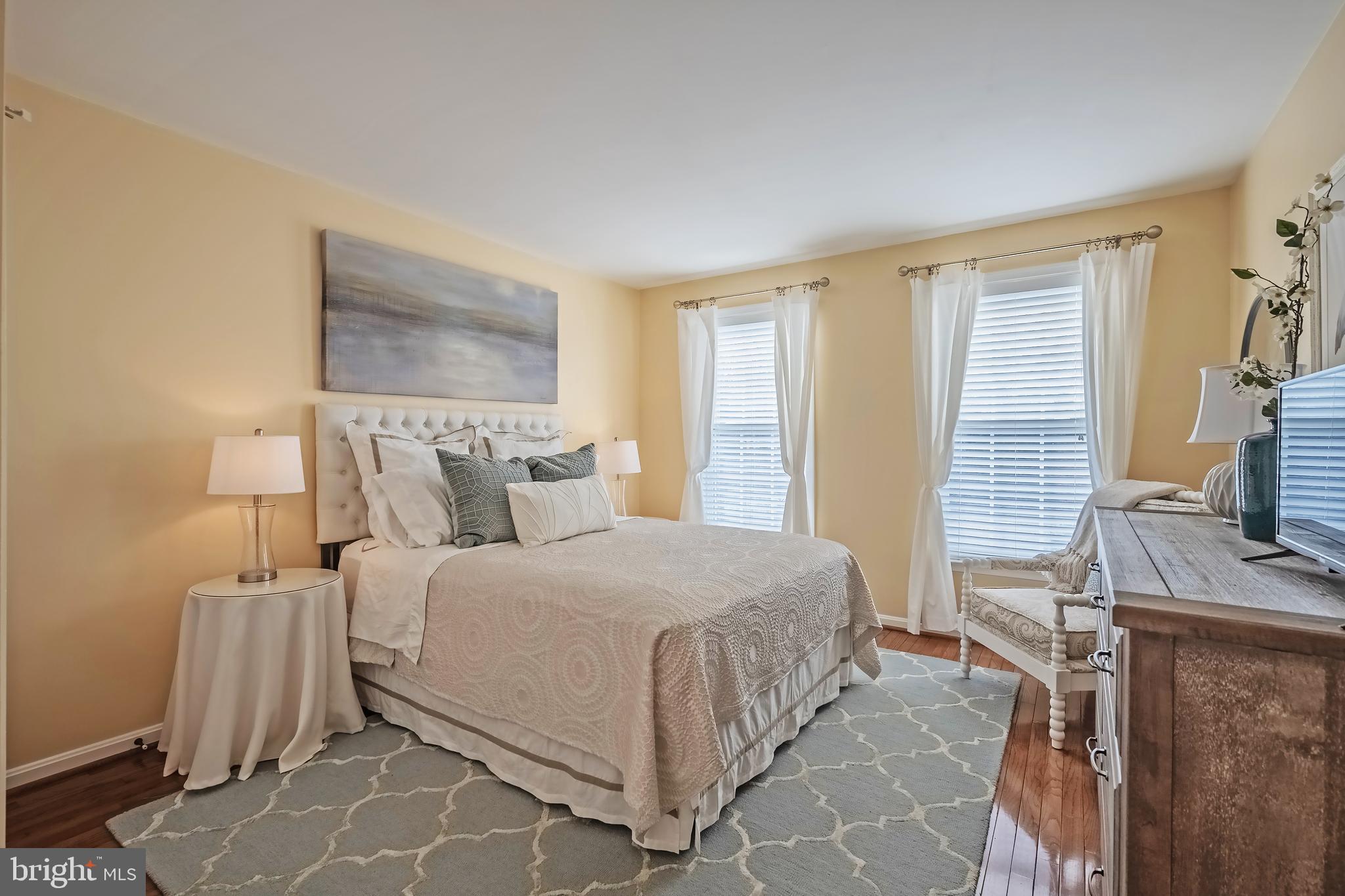 TALL OAKS - Residential