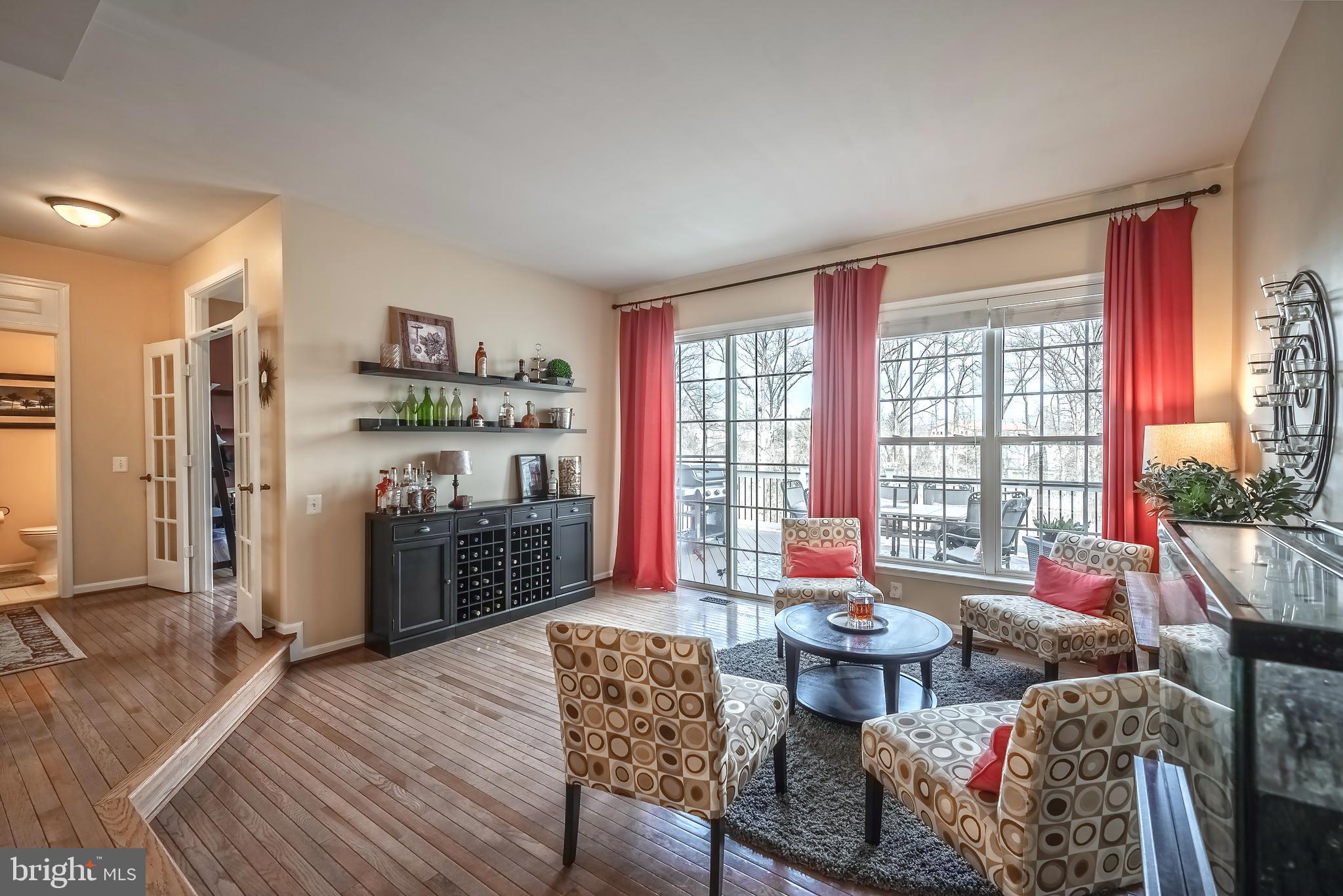 TALL OAKS - Residential