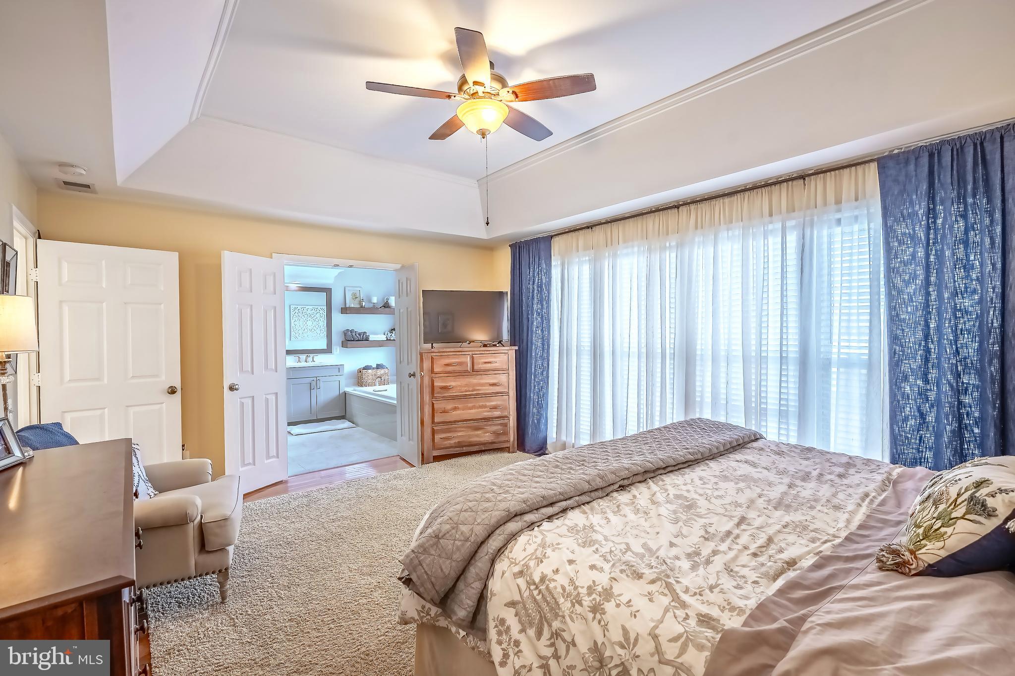 TALL OAKS - Residential