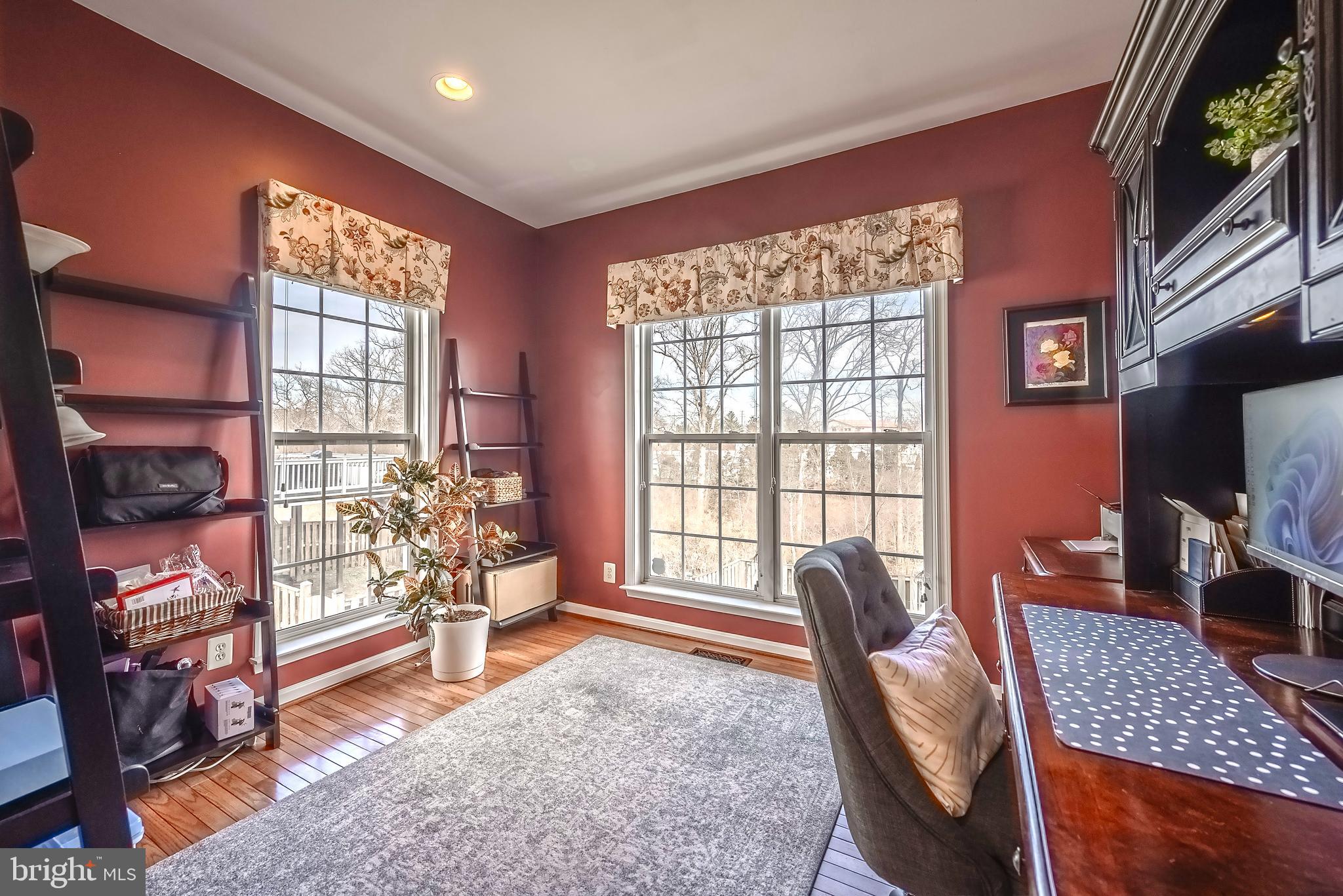 TALL OAKS - Residential