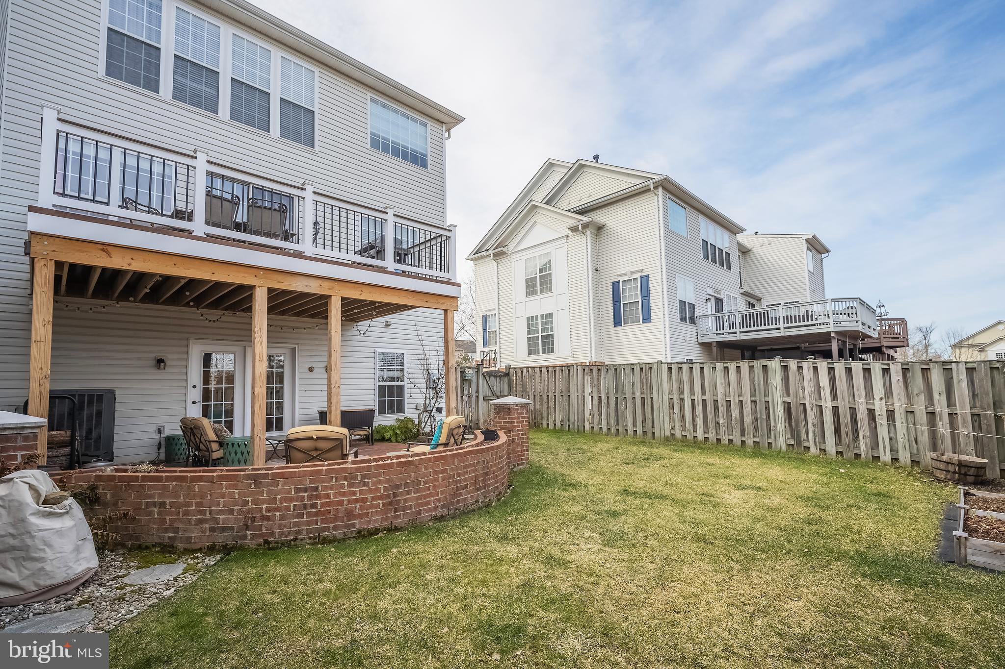 TALL OAKS - Residential