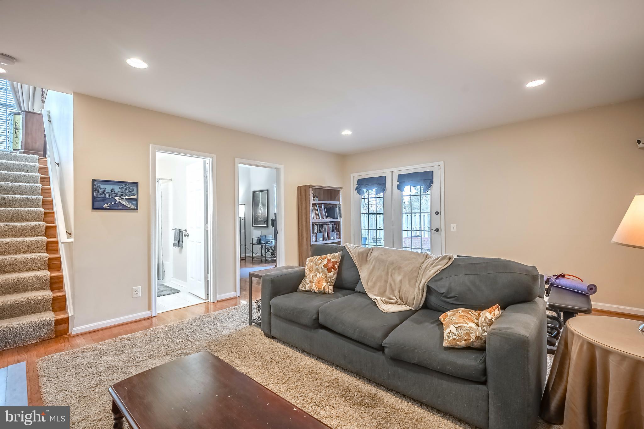 TALL OAKS - Residential