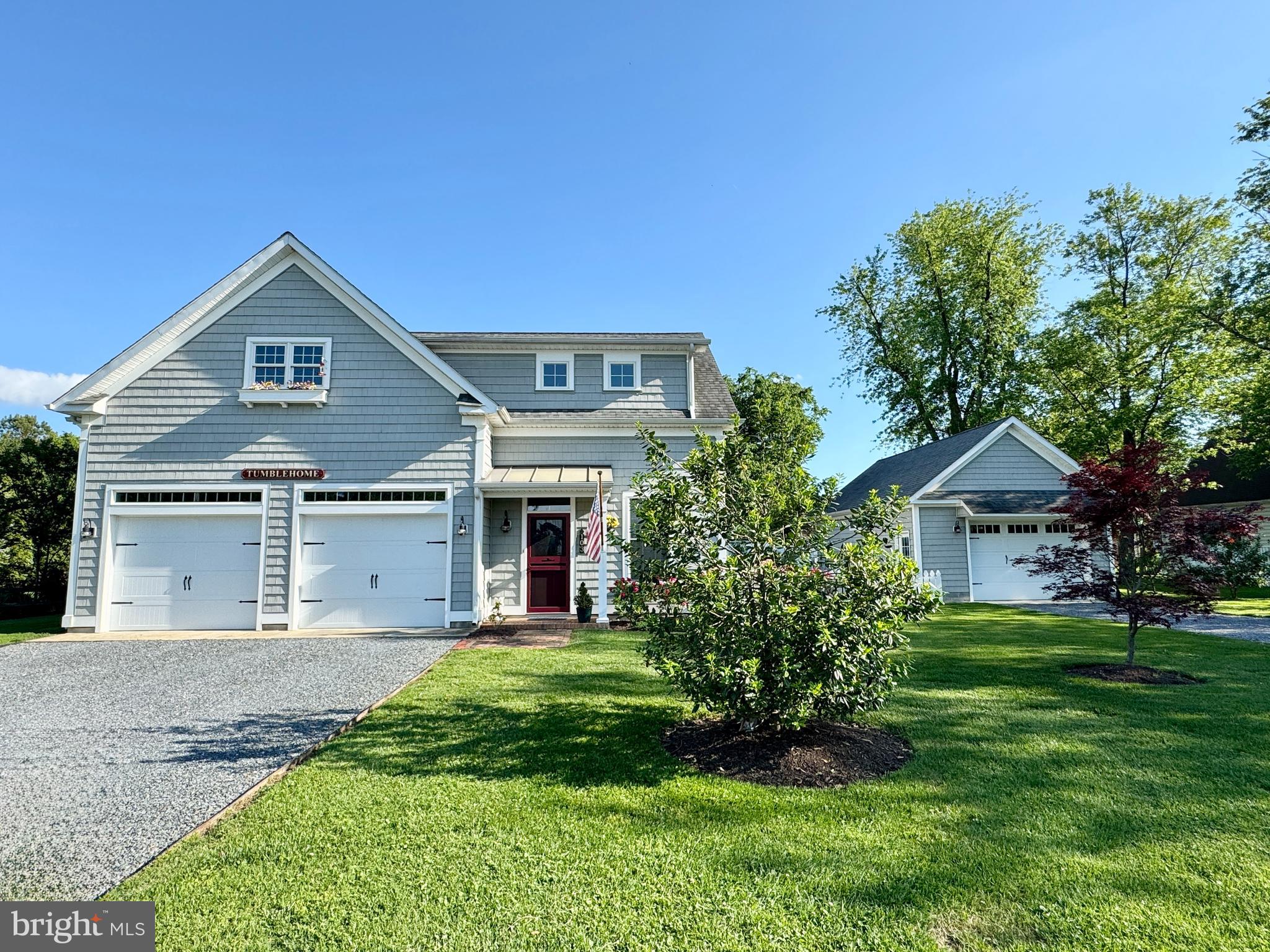 Oxford, Unique Carriage House sits on large, high lot, with plenty of off street parking. Located on the quiet side of Town, this 2-BR, 2-Bath house offers open living plan with views of Town Creek. Nestled in a Maritime Community, that offers a feeling of privacy but puts you close to Marinas and a short walk to the center of Town. This is the perfect weekend or retirement house, with the possibility of easy expansion on the lower floor for an additional bedroom or family room if desired. The separate detached shop offers storage for all your toys, or the possibility of conversion to a private apartment for even more room or additional family space. This house is move in ready. Come see it soon!