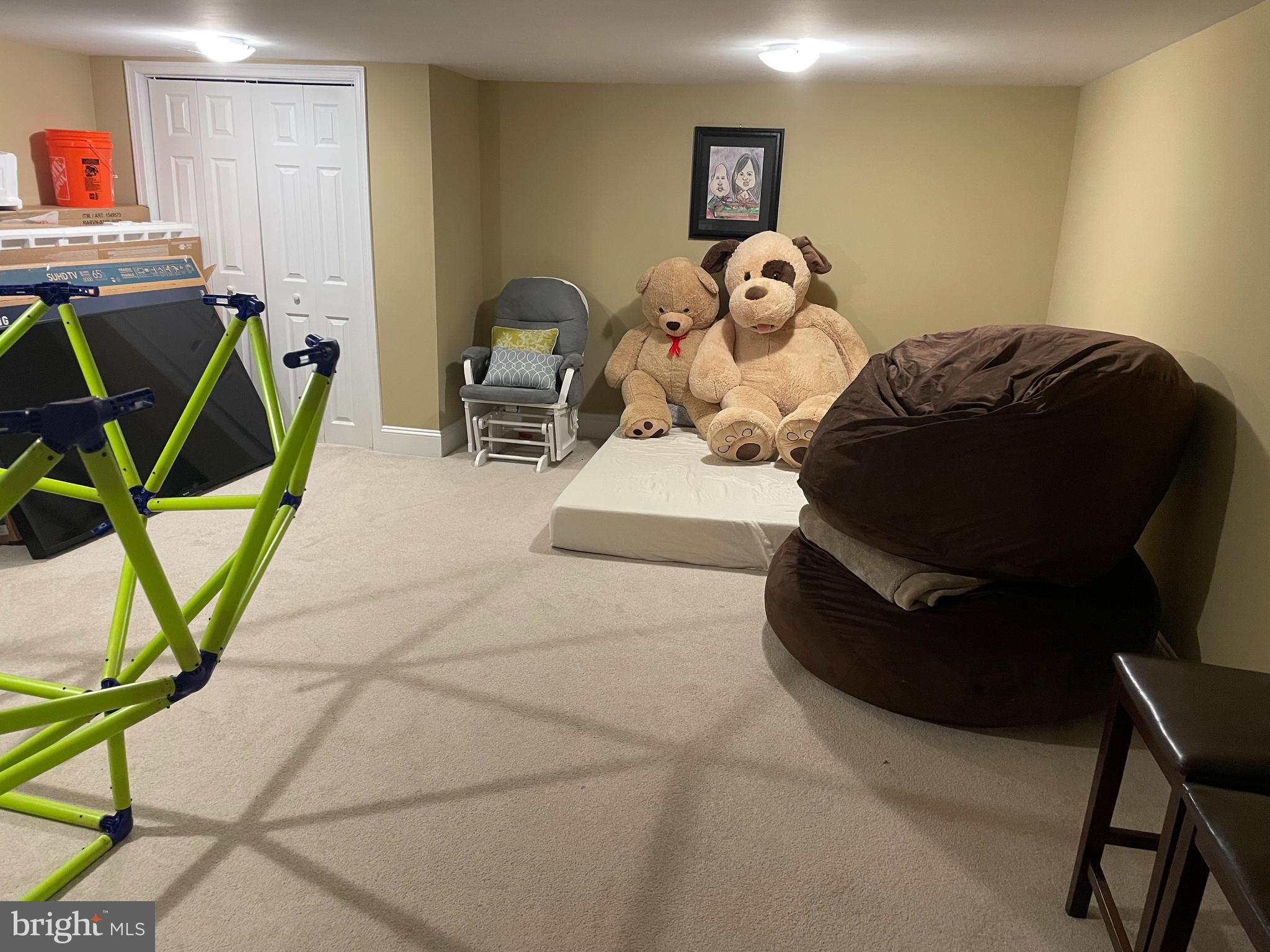 ASHBURN VILLAGE - Residential Lease