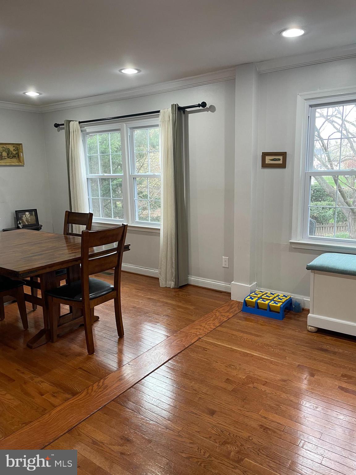 ASHBURN VILLAGE - Residential Lease