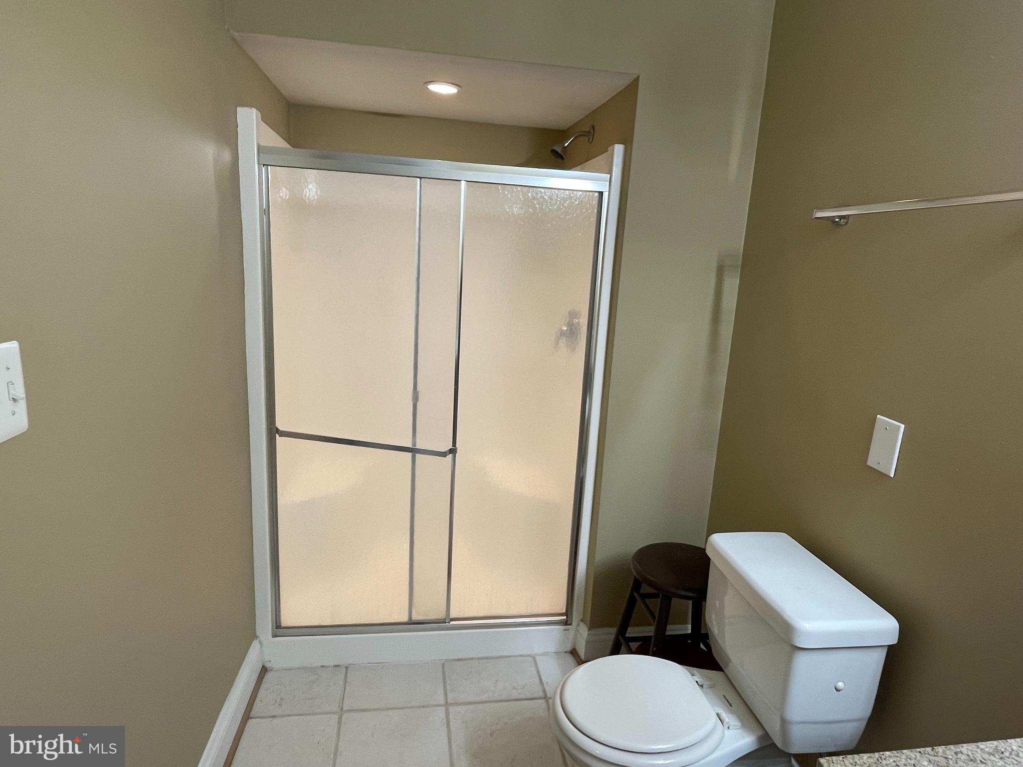 ASHBURN VILLAGE - Residential Lease