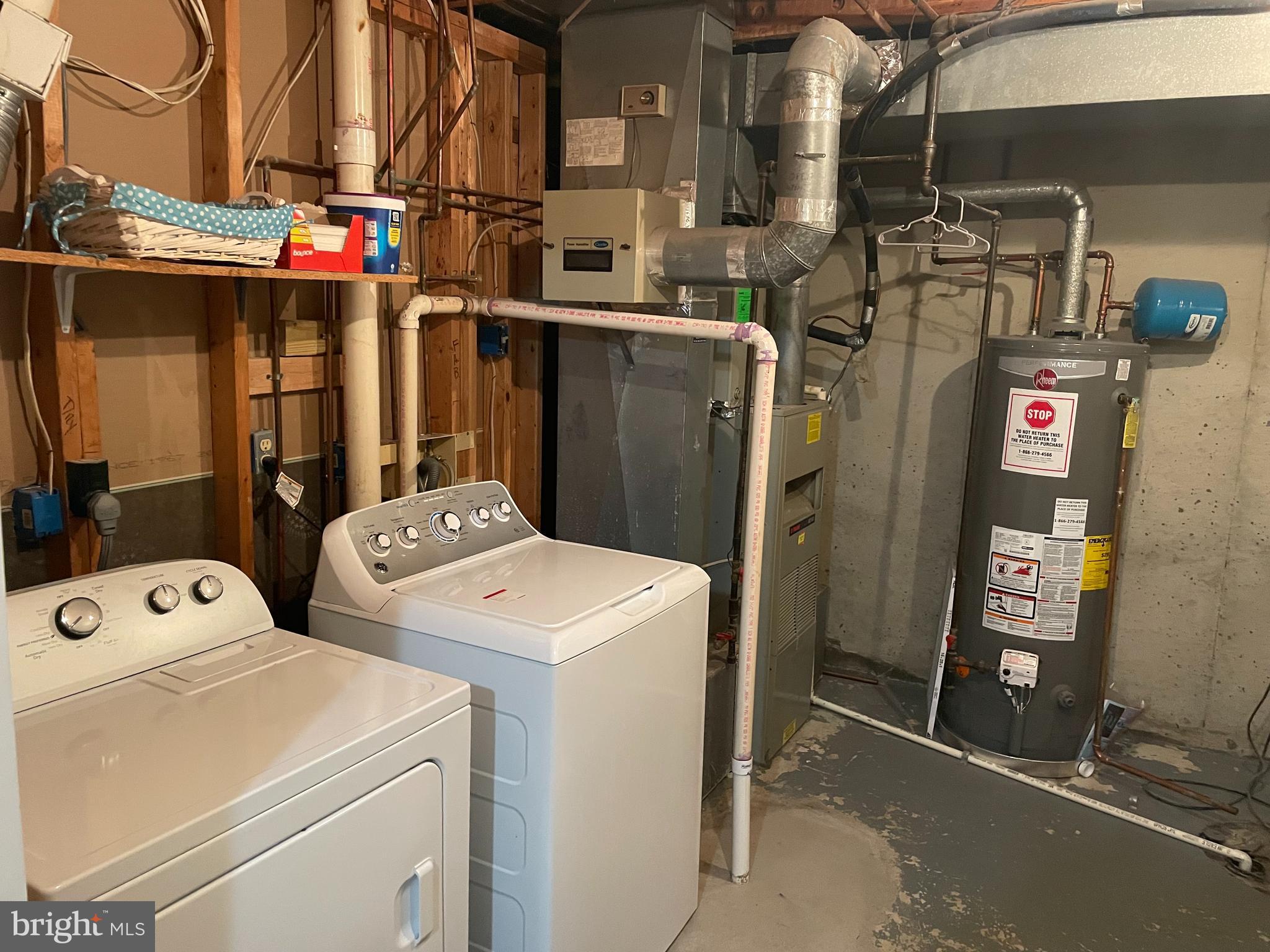 ASHBURN VILLAGE - Residential Lease