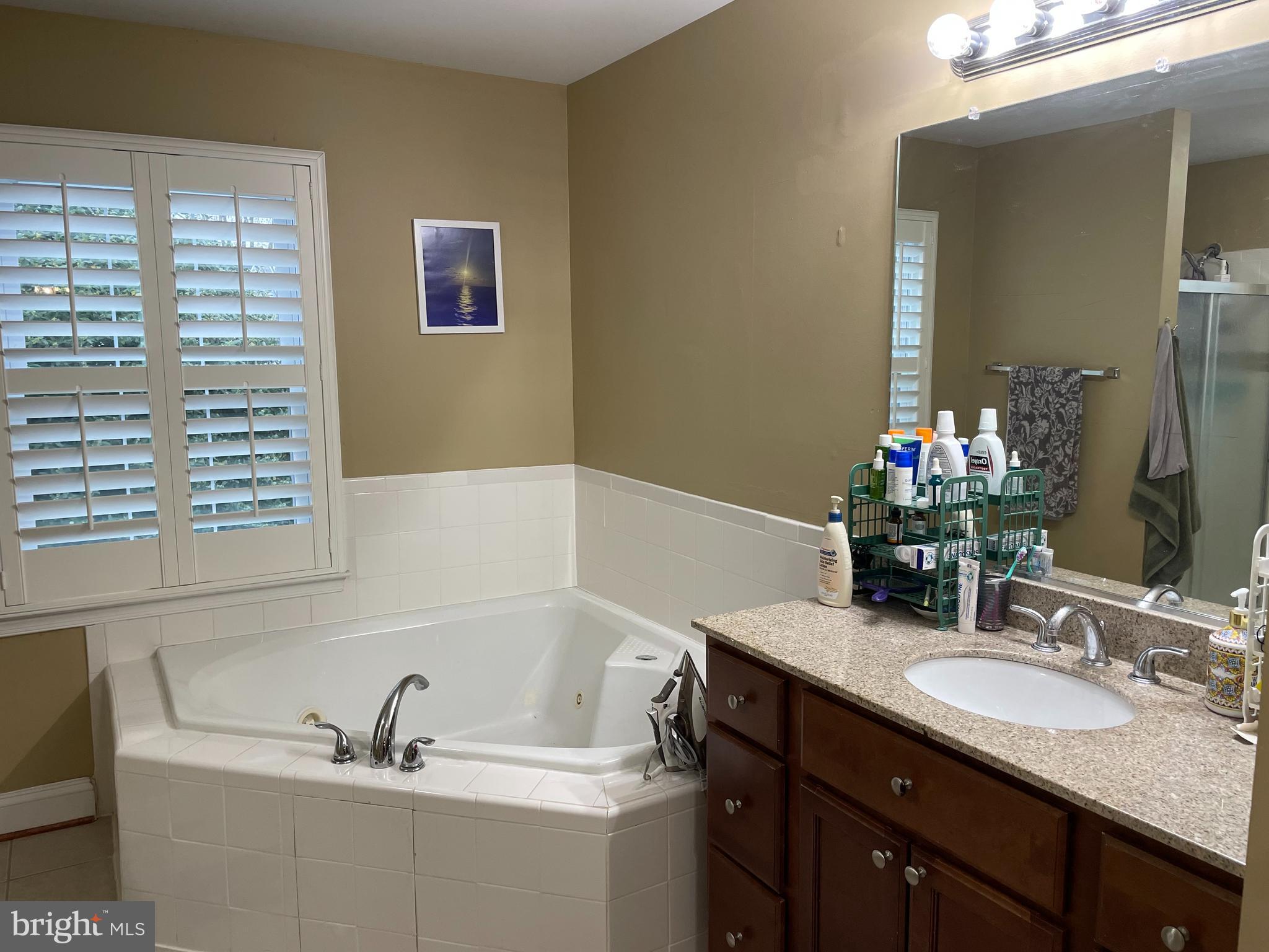 ASHBURN VILLAGE - Residential Lease