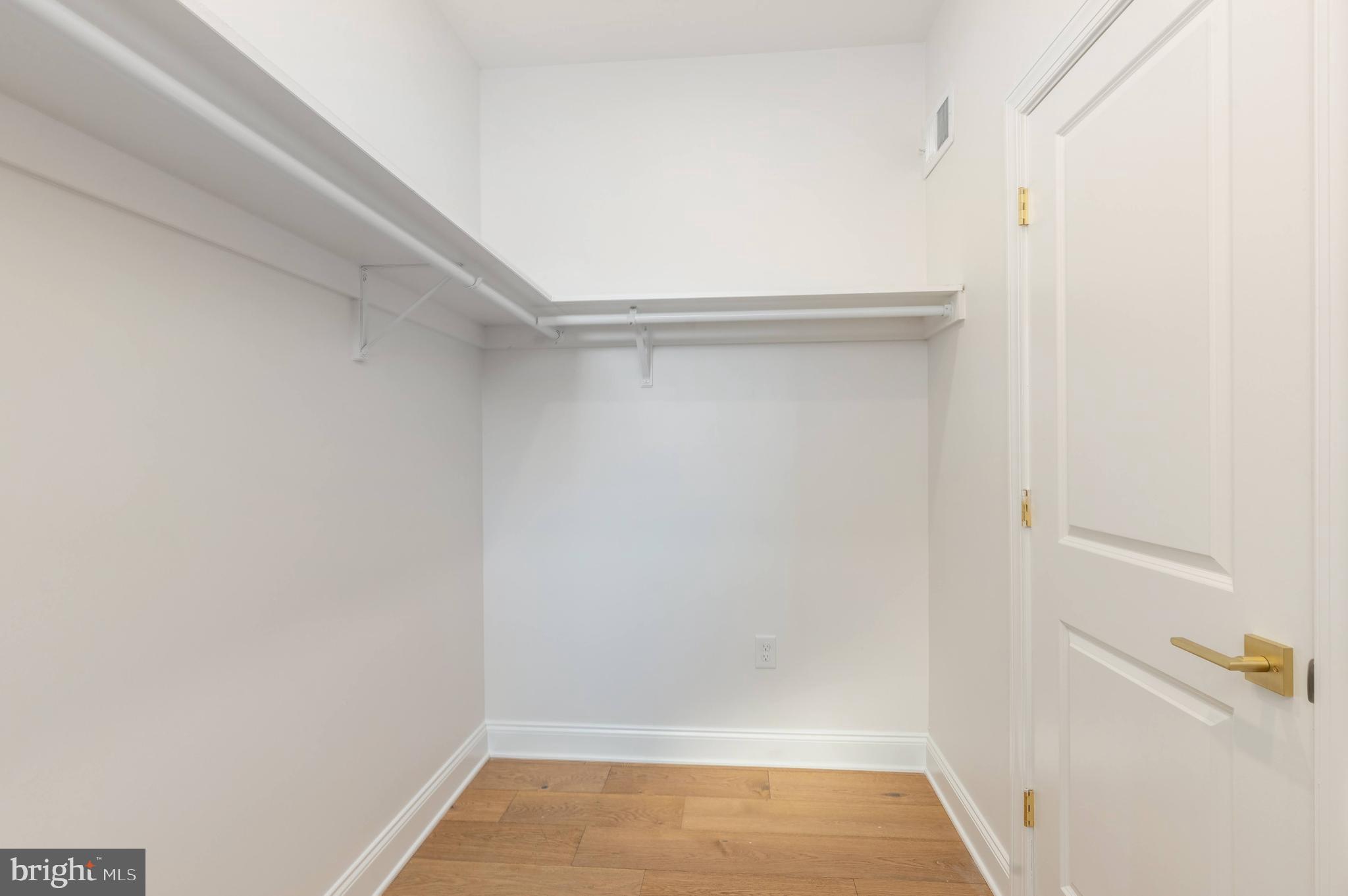 OLDE KENSINGTON - Residential Lease