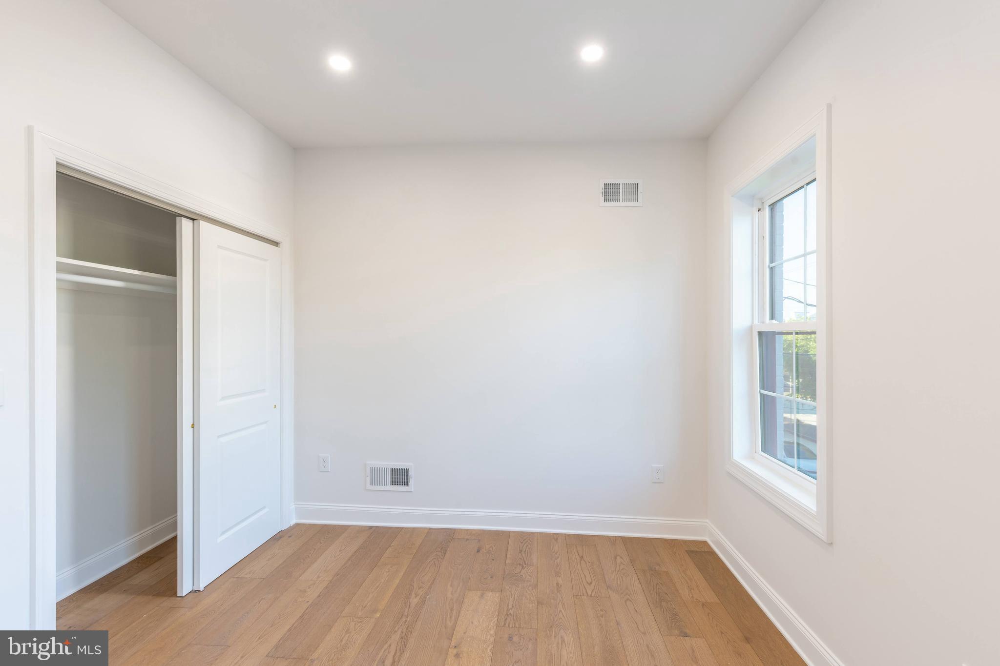 OLDE KENSINGTON - Residential Lease