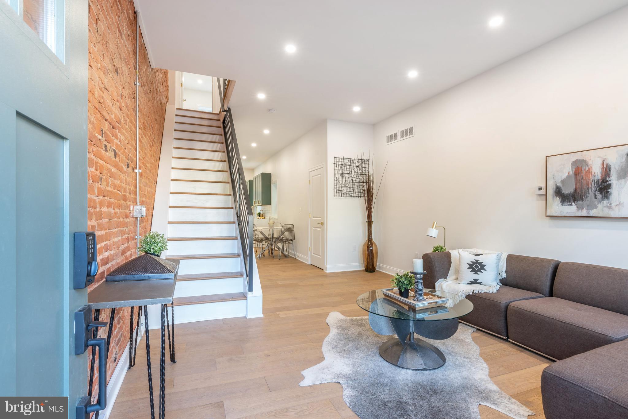 OLDE KENSINGTON - Residential Lease