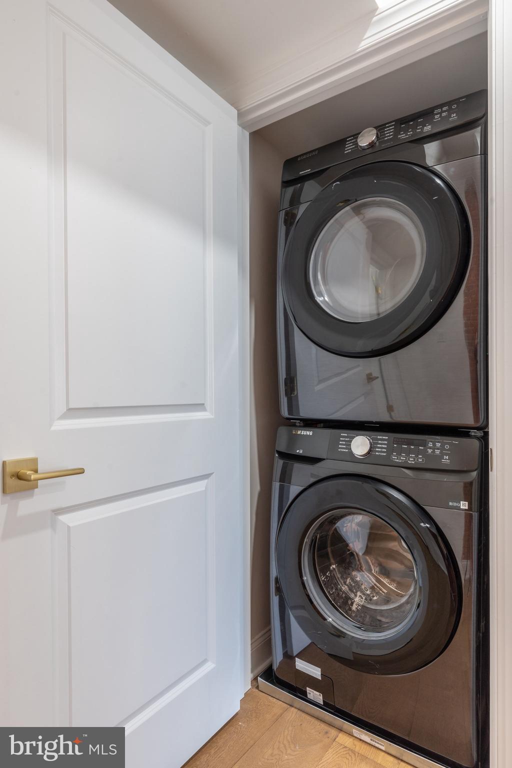 OLDE KENSINGTON - Residential Lease