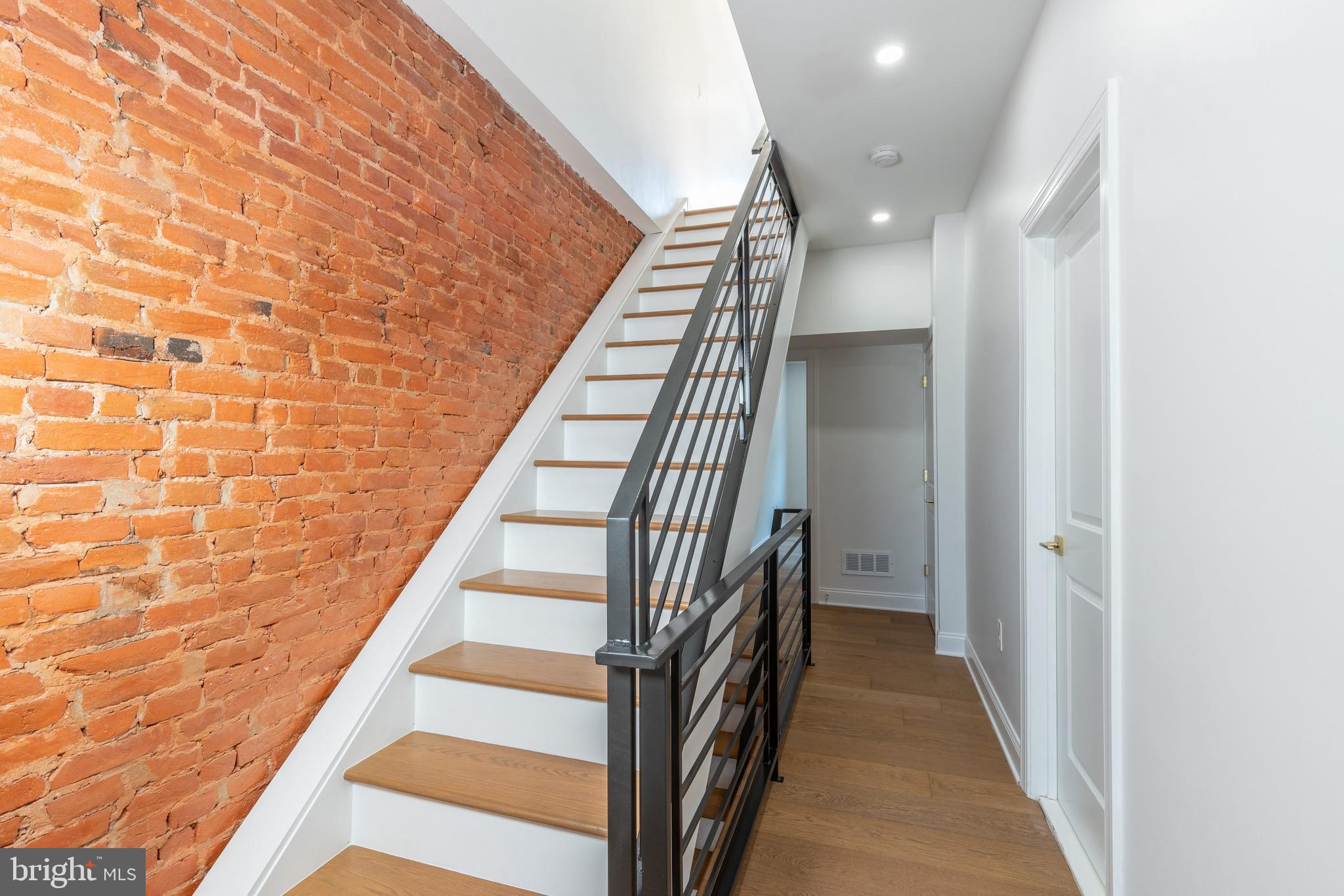 OLDE KENSINGTON - Residential Lease