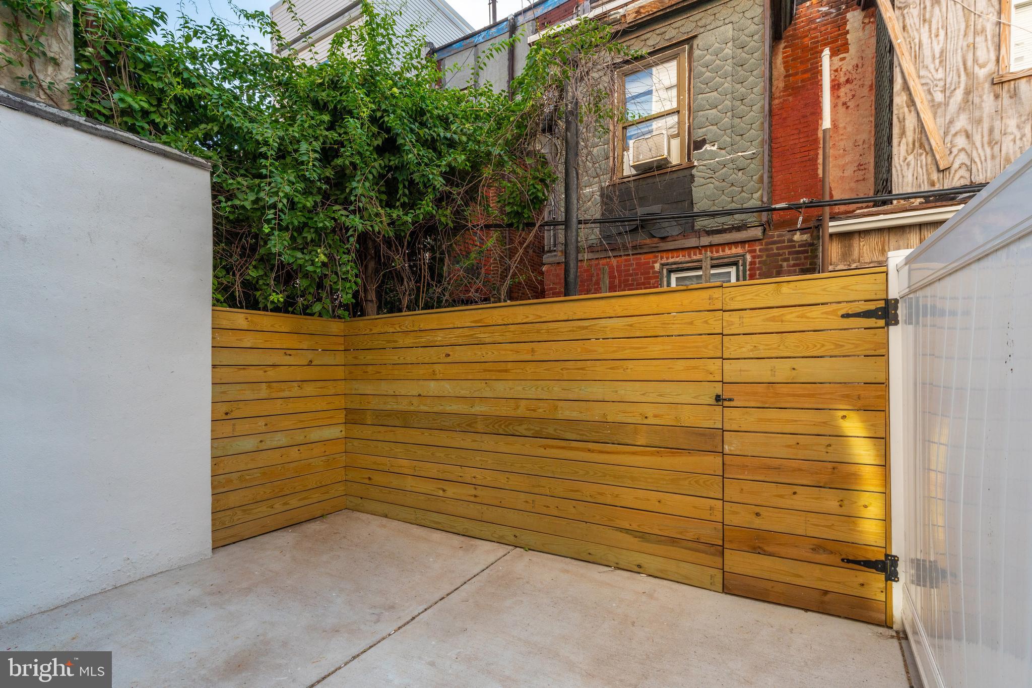 OLDE KENSINGTON - Residential Lease