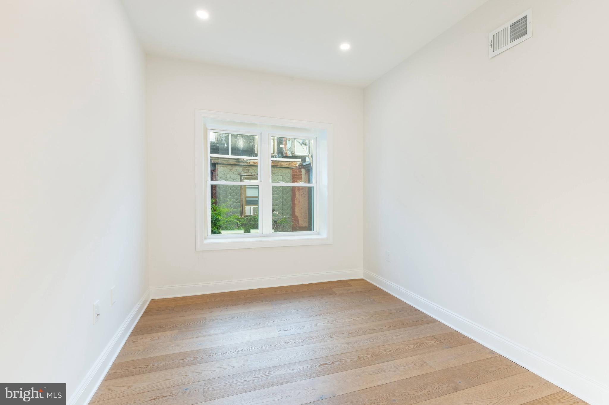 OLDE KENSINGTON - Residential Lease