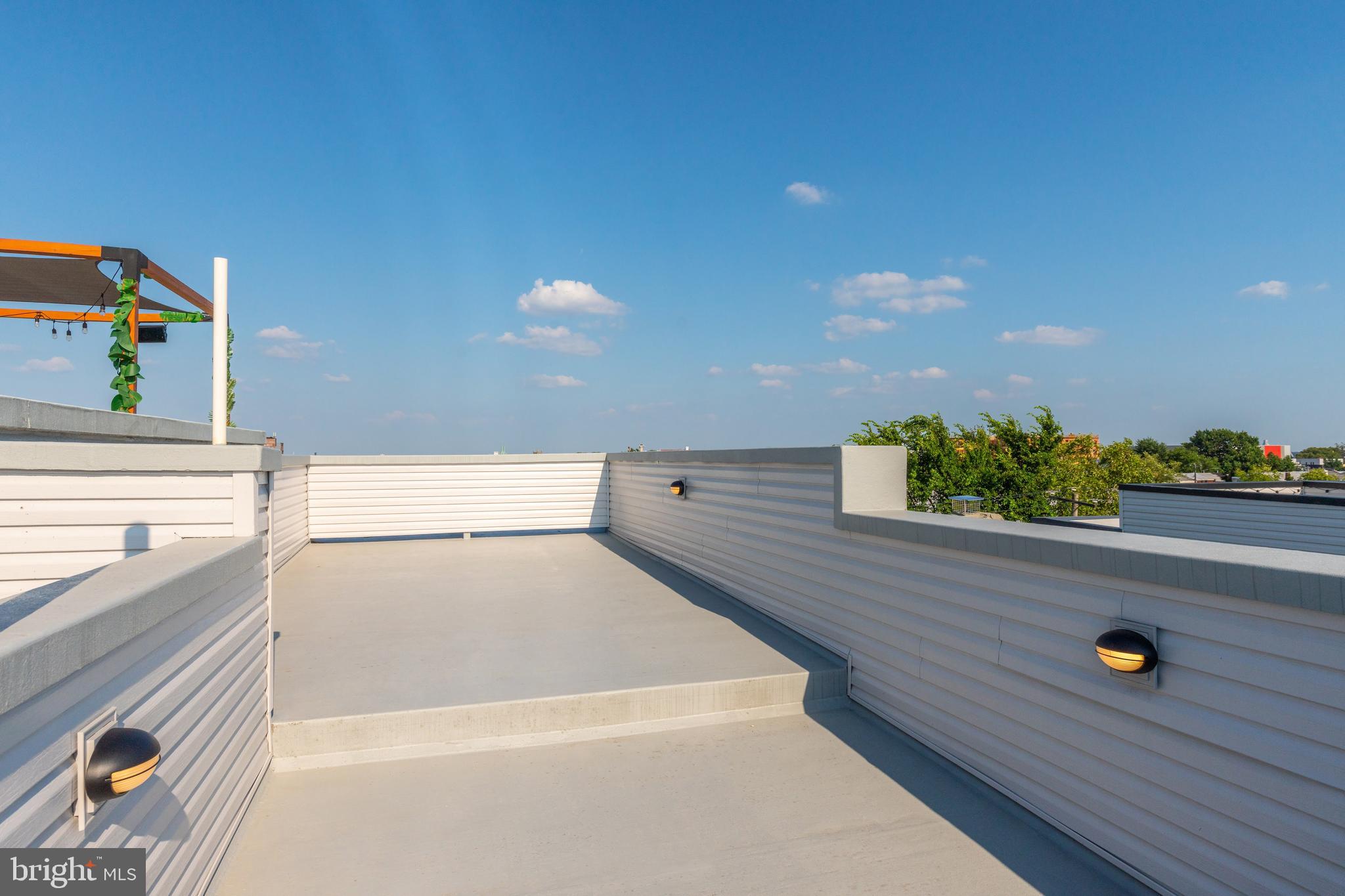 OLDE KENSINGTON - Residential Lease